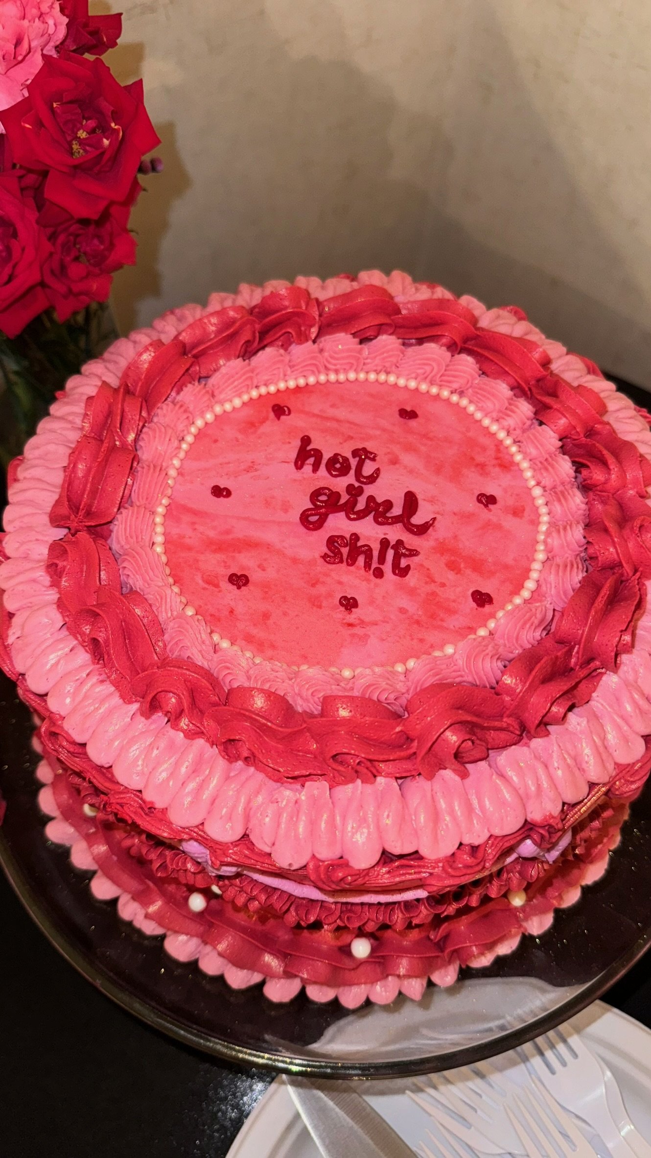 Adult Galentine's party cake, 9 inch round
Vanilla cake, whipped strawberry filling, and SMBC icing. Vintage piping style. 
Serves 15-25.