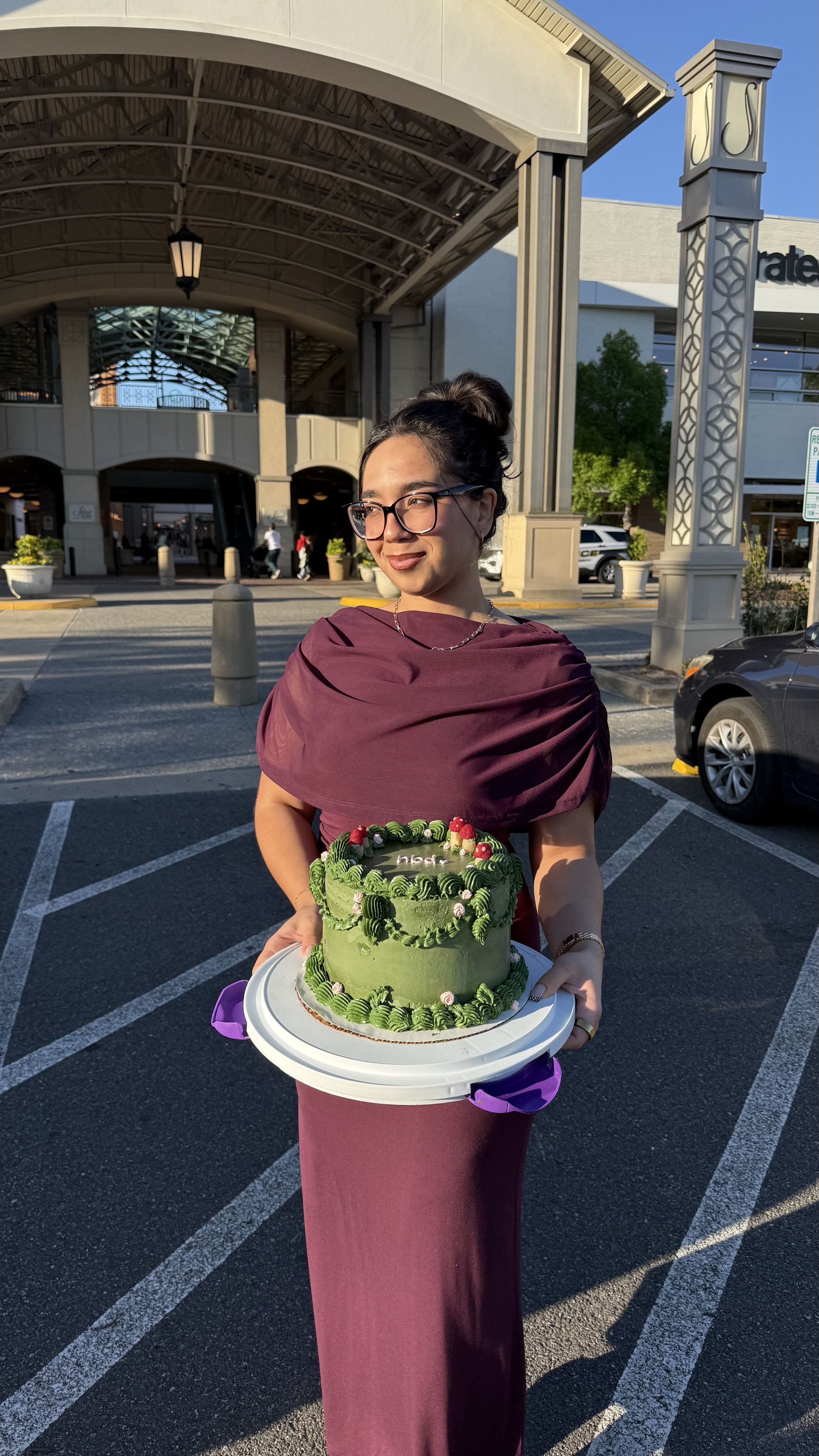 Custom birthday cake, 8 inch round
Red velvet cake with fresh cream cheese filling and SMBC icing. Vintage piping style. Marzipan edible mushrooms.
Serves 12-22.