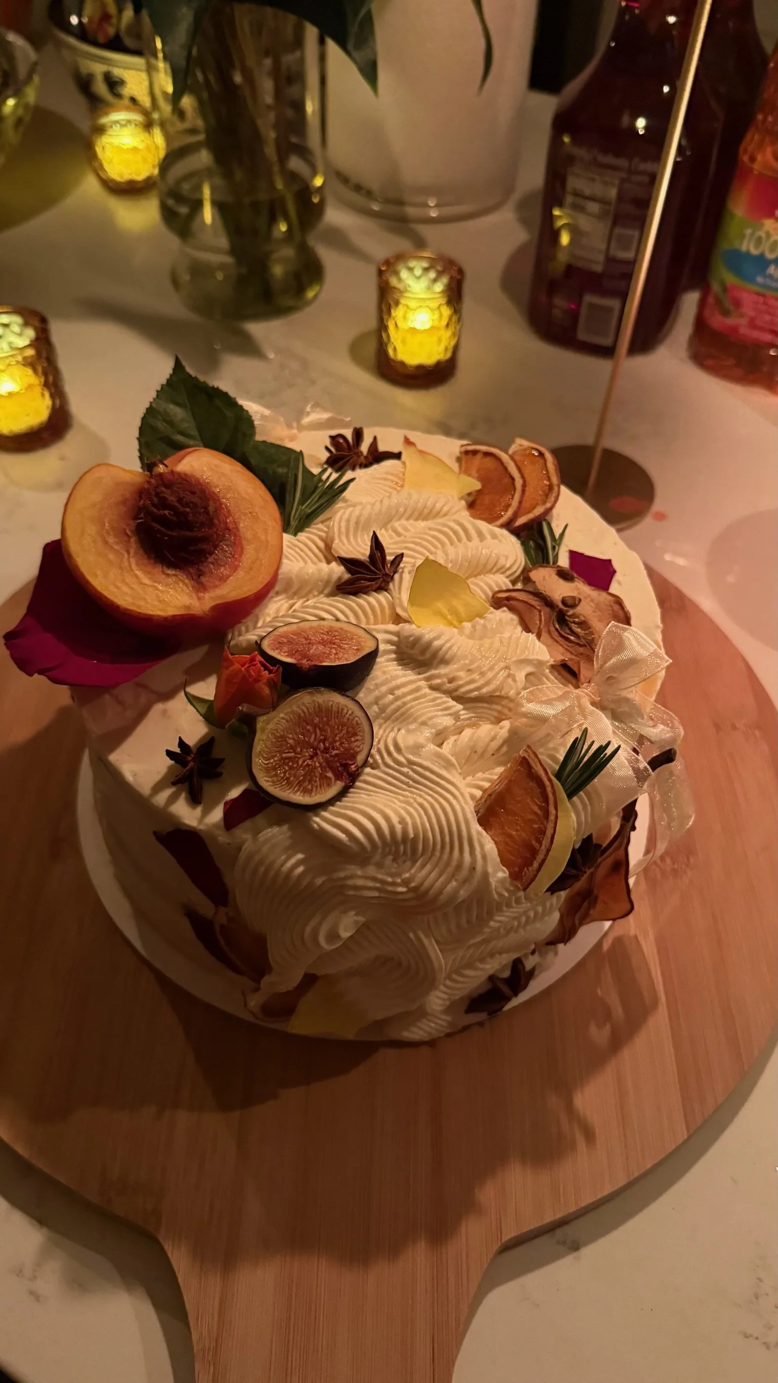 Premium Custom Birthday cake, 8 inches
Caramel cake with maple cream cheese filling and cream cheese buttercream icing. 
Rustic piping style, decorated with fresh fruit and flowers. 
Serves 12-24. 