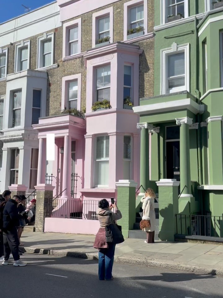 14/03/2026 
postales de una tarde de sol ☀️ 

#nottinghill #london #slowtravel #tailormadetrips #grandcrutravelers