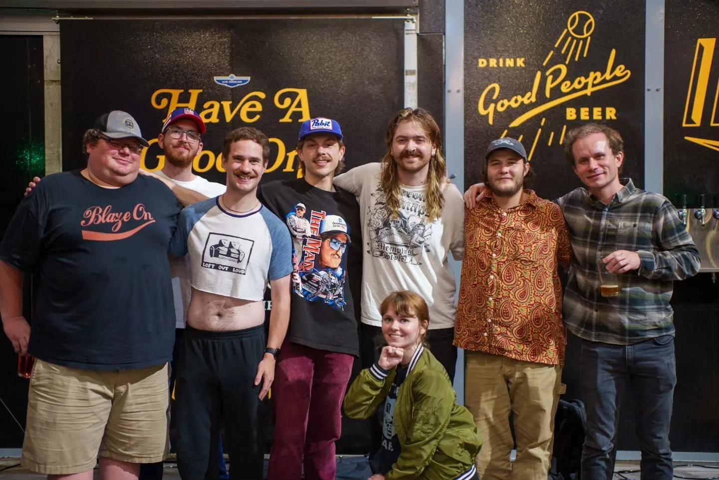 What a squad. What a night. What a SHOW!! Shouts out to everybody who pulled up and laughed with us! And special thanks as always to the crew at @gpbrewing for being the best in the city! Catch us right back here next month for another Funny Free Fri