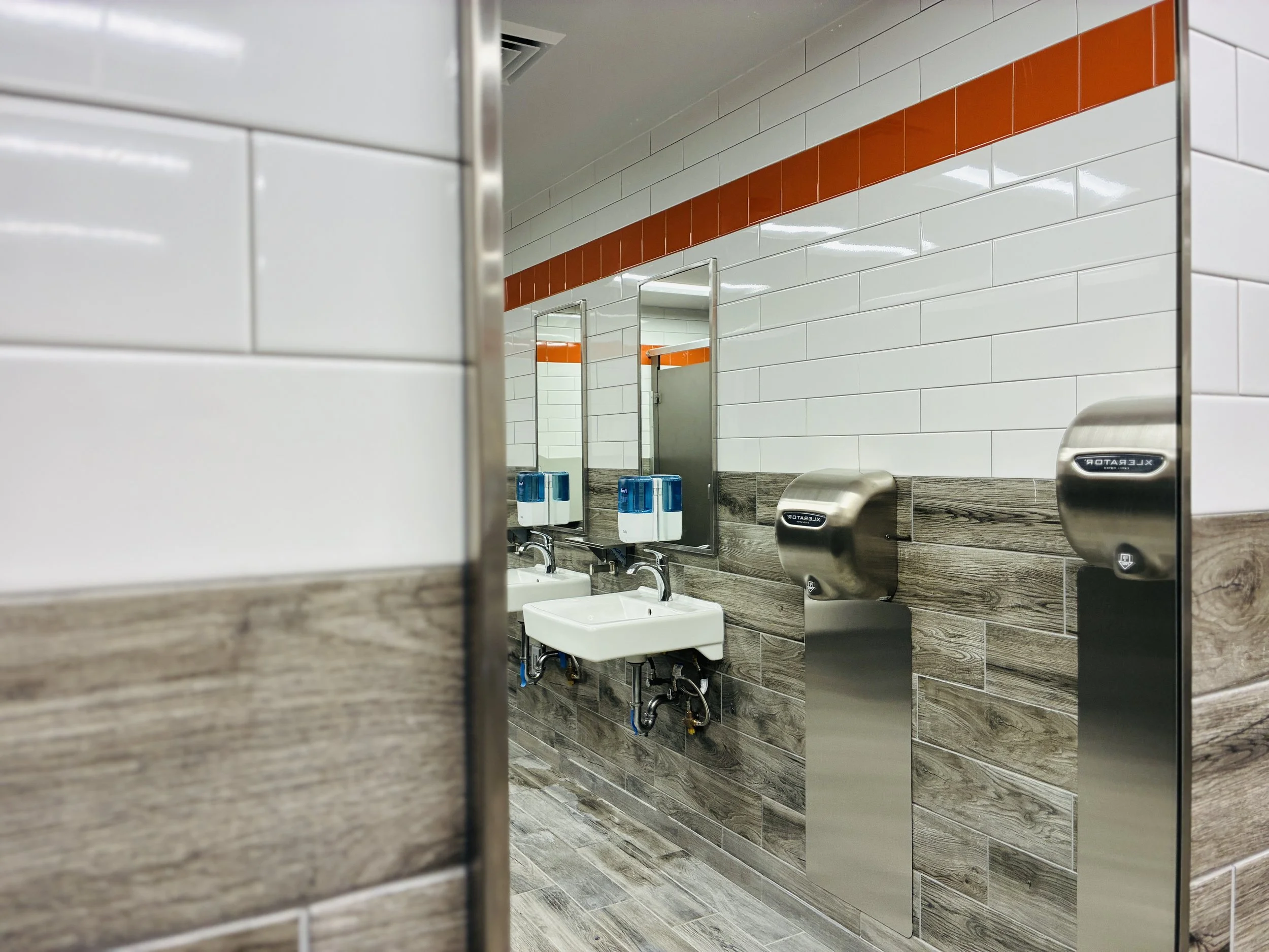 home-depot-bathroom-mirror-detail.jpg