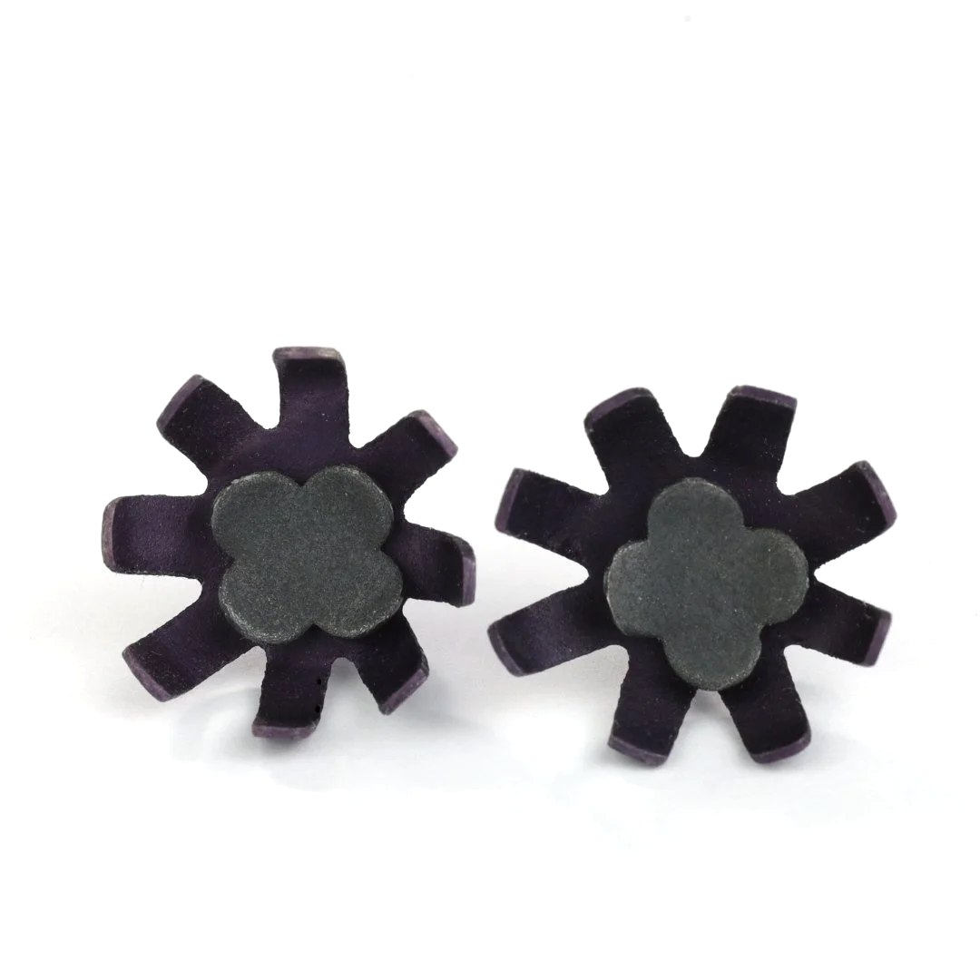 Petal studs - aubergine