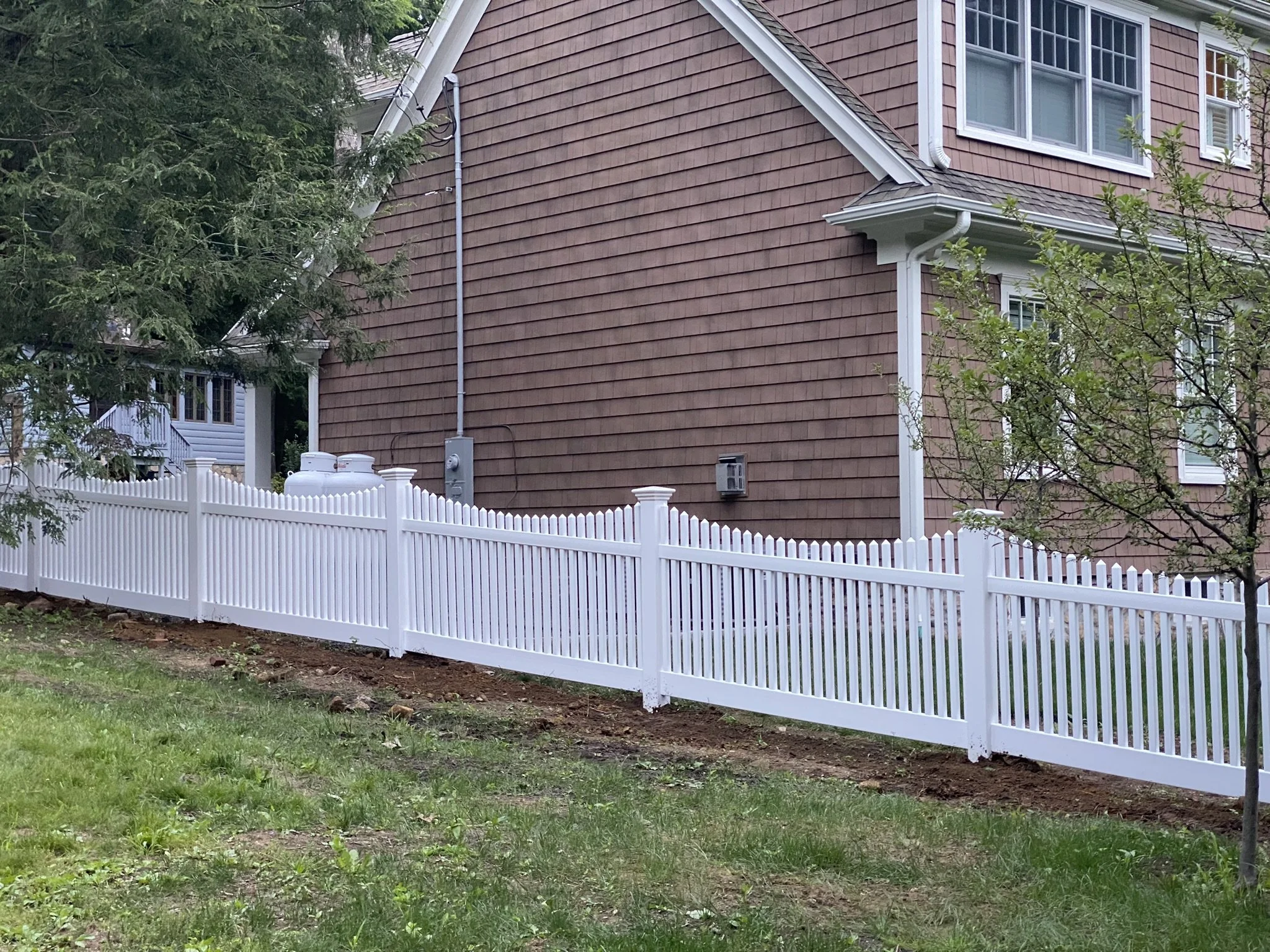 vinyl-picket-fence-new-milford-ct.JPEG
