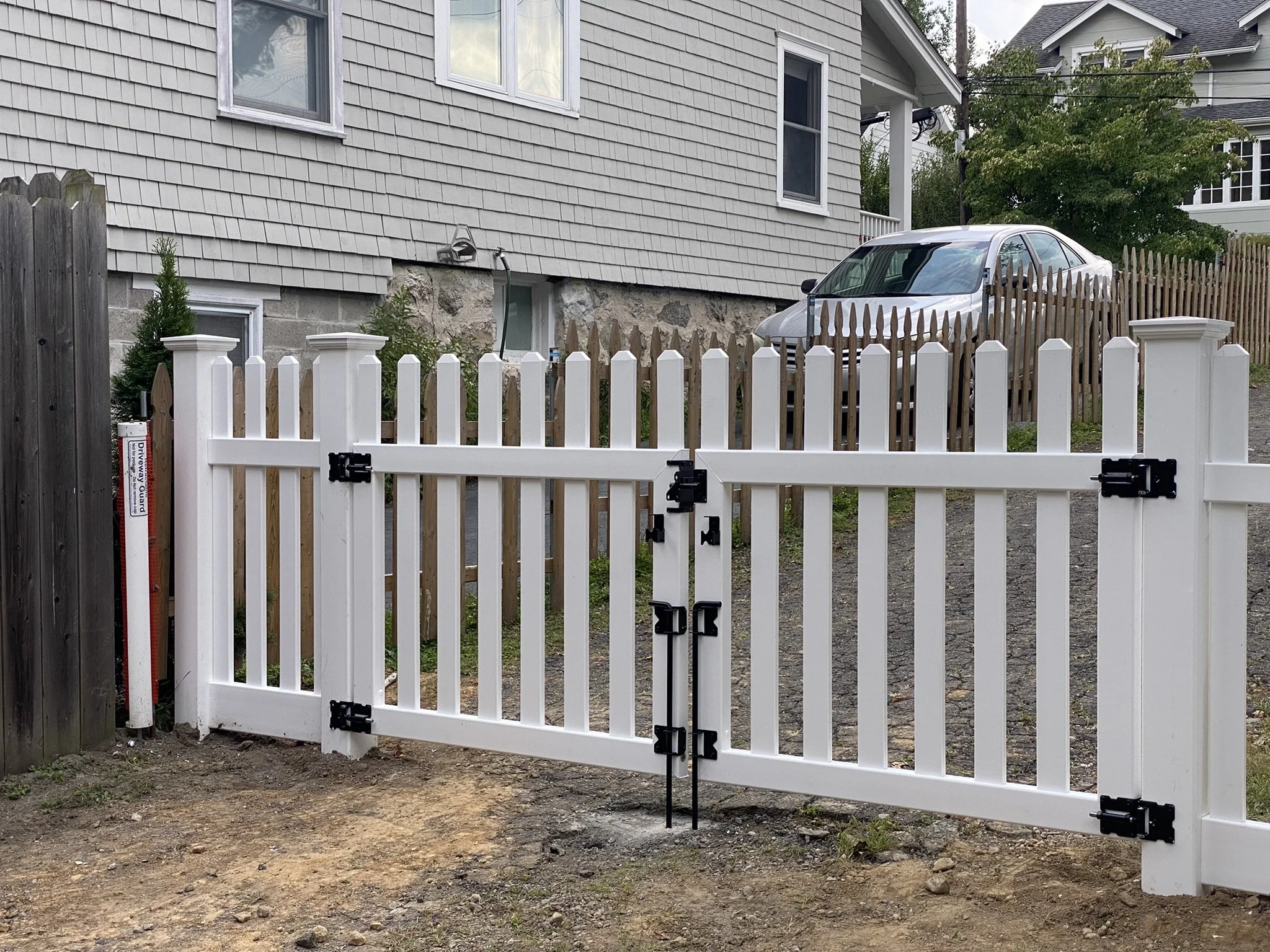 vinyl-picket-fence-gate-greenwich-ct-2.JPEG