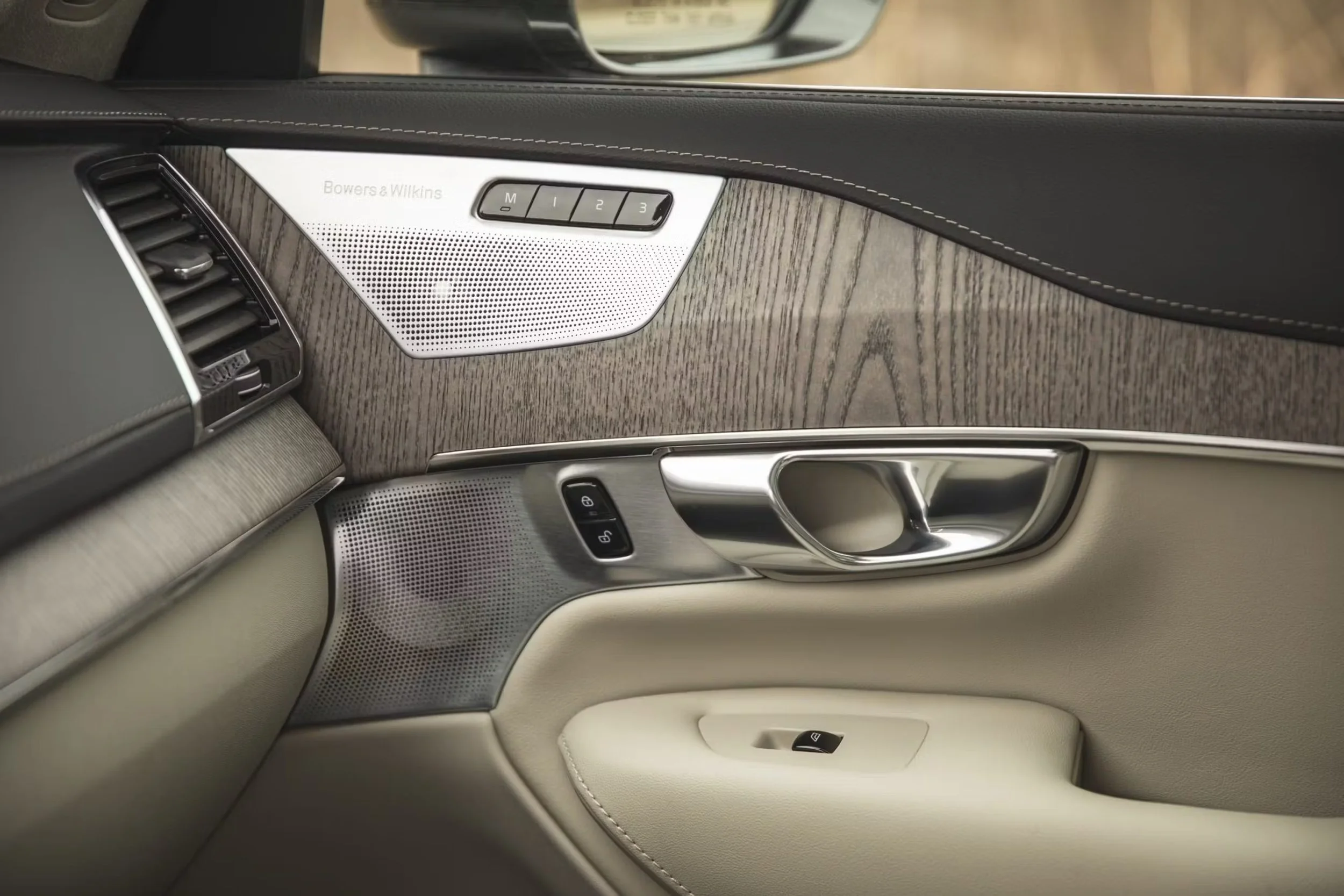 XC90 Interior.jpeg