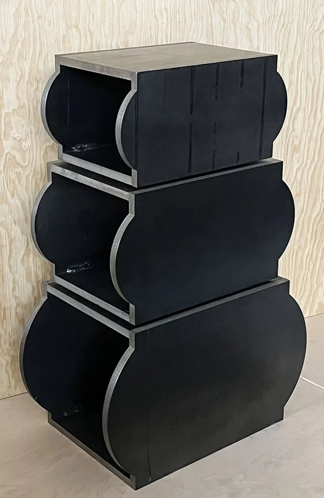 Alexander Cheves, Slow rolling low, steel, 25x17x10