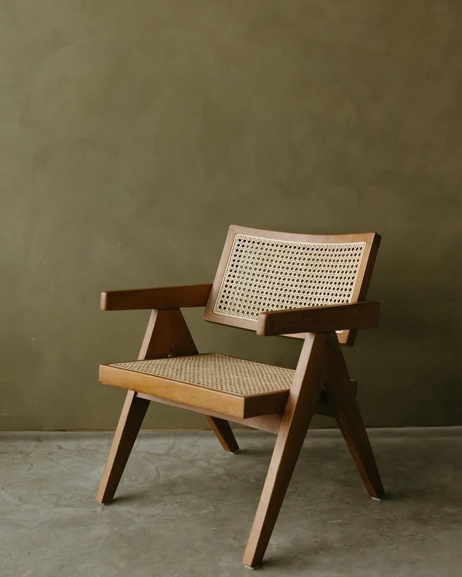 Elegance in simplicity: A timeless touch to the perfect shot.