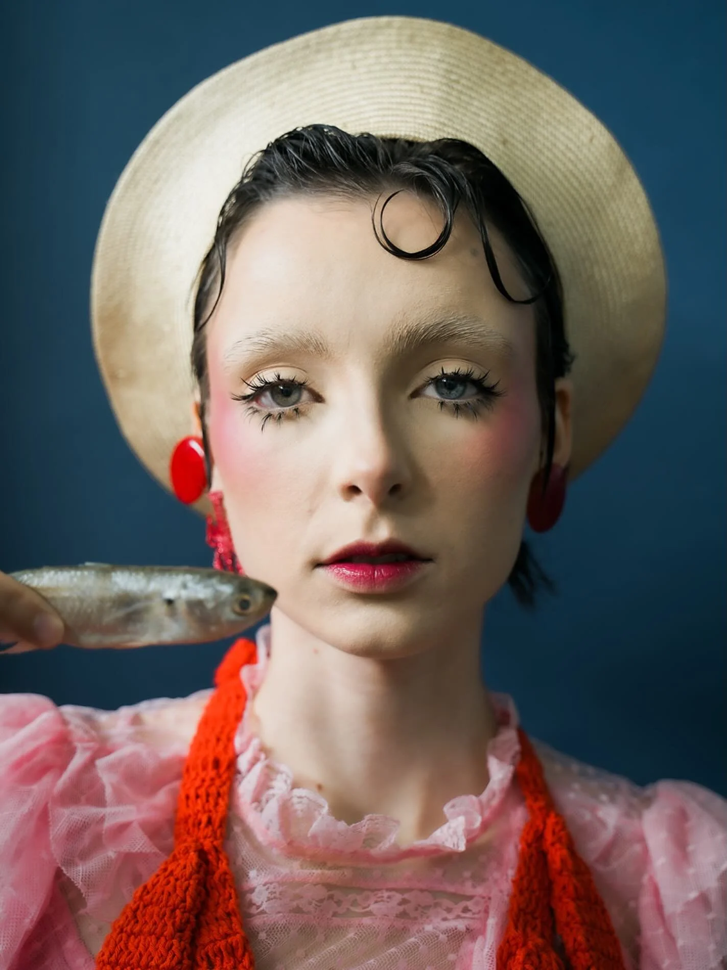 That blue wall though. 

Stunning photo and creativity by @omweddingstorytelling omweddingstorytelling