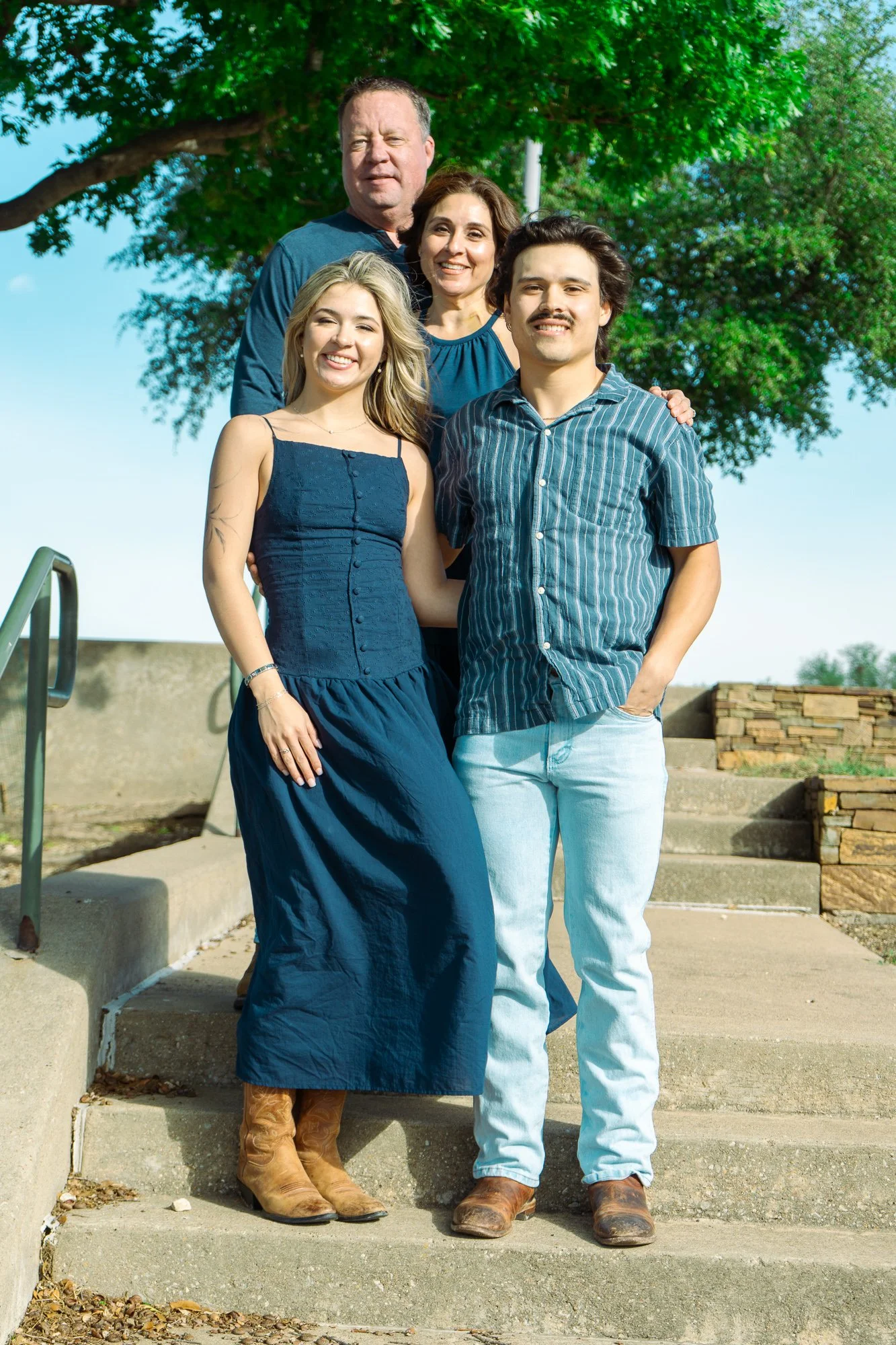 Family Portrait  session in Frisco.  Portrait Photography serving the Dallas metroplex area. 