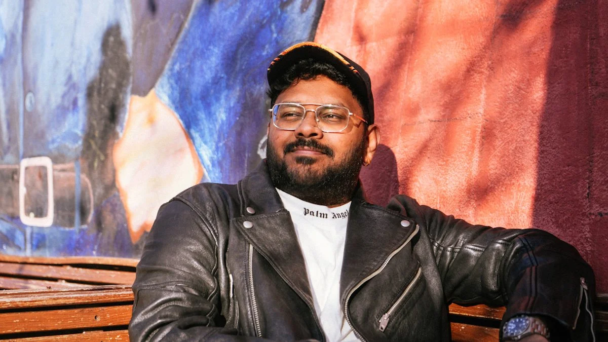 Soft light, natural movement, and real emotion come together in lifestyle portrait sessions designed to feel effortless and genuine. These sessions embrace imperfect, beautiful moments—creating imagery that feels organic, artistic, and deeply persona