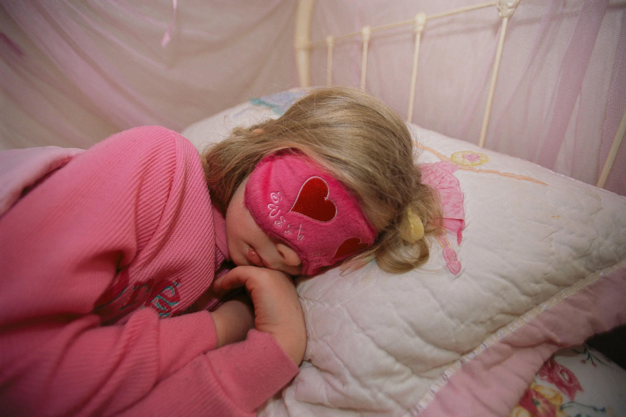 For Kids With Concussions, Less Time Alone in a Dark Room