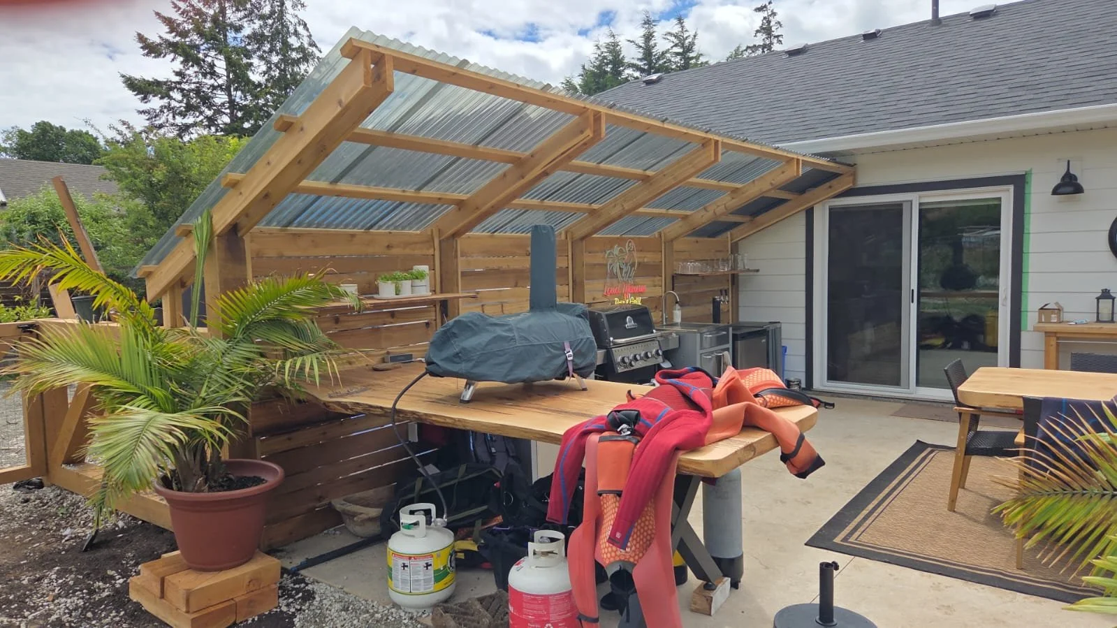 Outdoor kitchen
