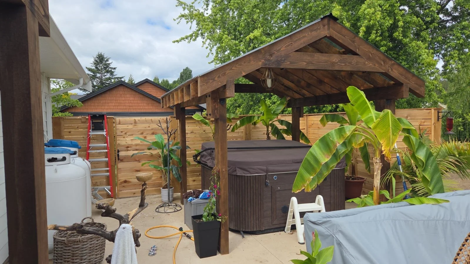 Hot tub Pergola