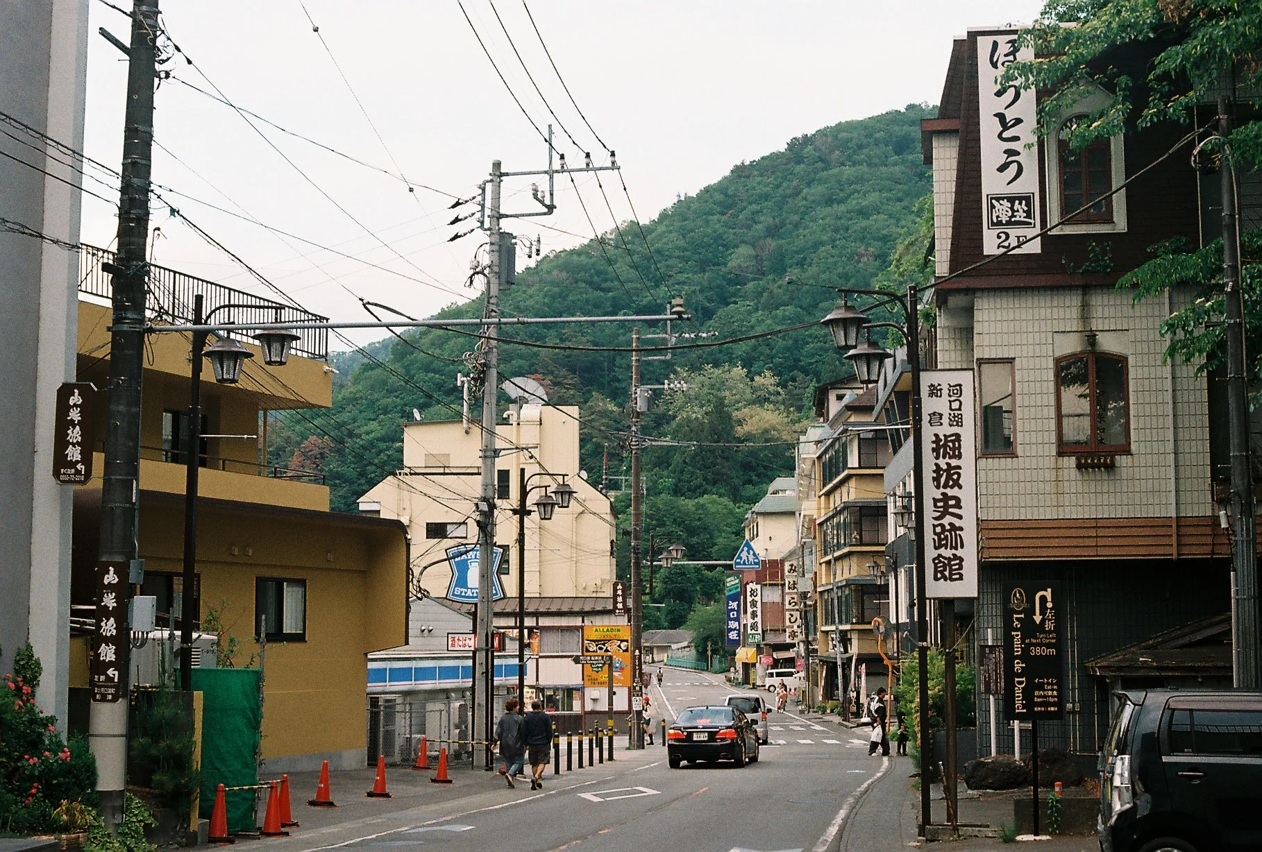 R1-08157-002A.JPG