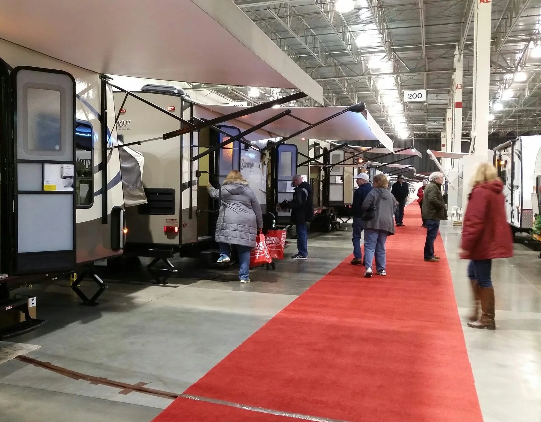 The Advantages of Purchasing an RV at an RV Expo or Show