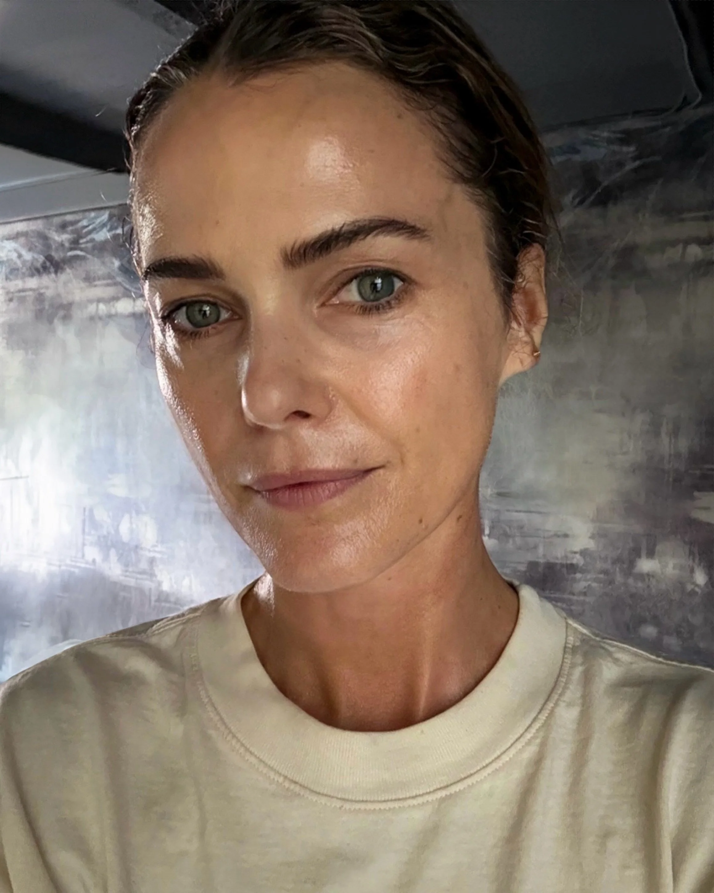 #ShiseidoPartner Keri Russell for the 77th Emmys

Skin Prepped with @shiseido #FutureSolutionLX

Skincare breakdown:&nbsp;
FSLX Intensive Firming Brilliance Serum
FSLX Day Total Protective Cream SPF 30
FSLX Eye and Lip Contour Regenerating Cream

Mak