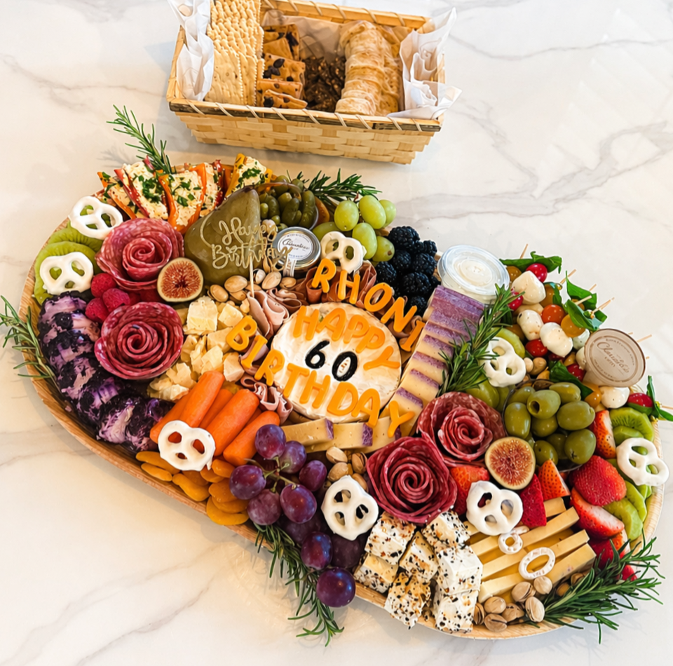 XL Board | 22” x 12” oval palm leaf platter | Serves 10 - 15 people