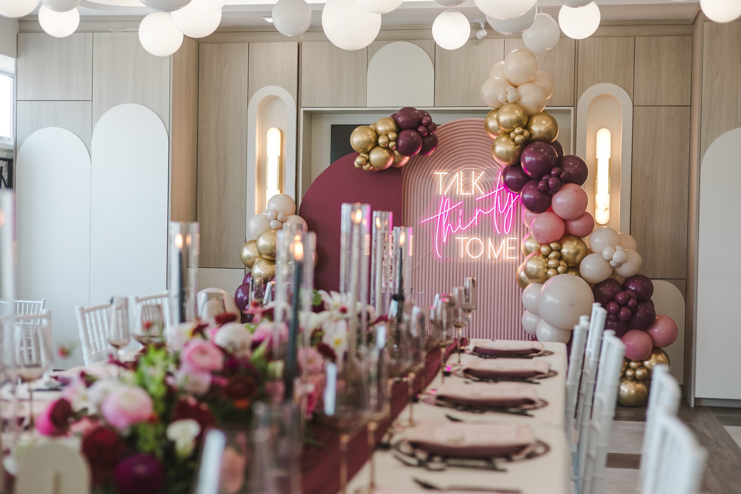Behind every unforgettable event is a media team that captured it right. 📸
The neon was glowing. The table was set to perfection. The florals were lush and intentional. And every single second of this breathtaking &ldquo;Talk Thirty to Me&rdquo; cel