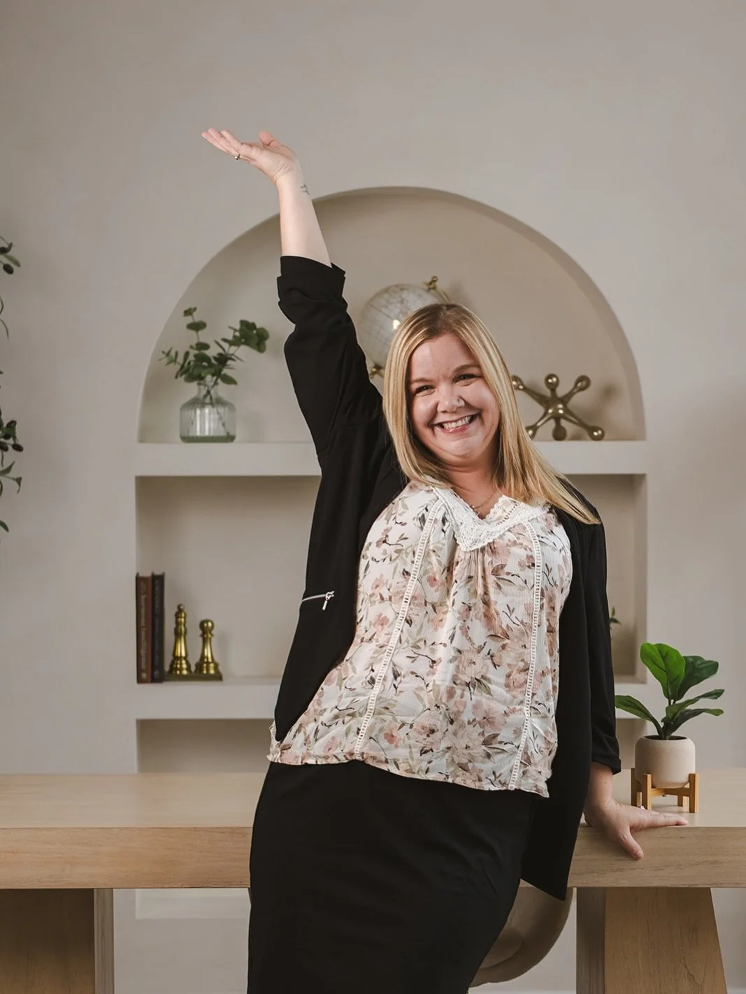 A camera, a creative space, and someone stepping into a brand new chapter.
We had the privilege of spending the day at @parkhillstudios  with Ashley from @cinismarketing , capturing fresh headshots and branding content to celebrate the launch of her 