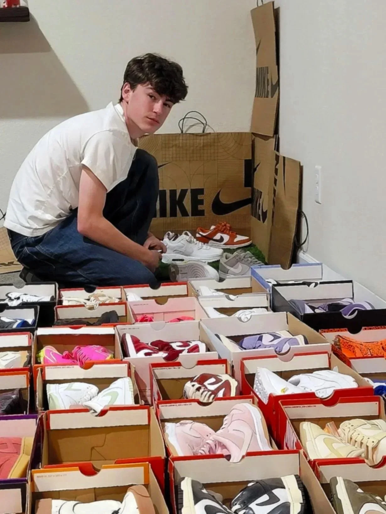 a person in Colorado selling, and helping sell items