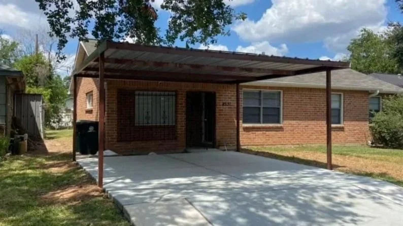 This 18' × 18' carport provides durable vehicle coverage with a clean, functional design. Built to complement the existing structure while delivering reliable protection. 