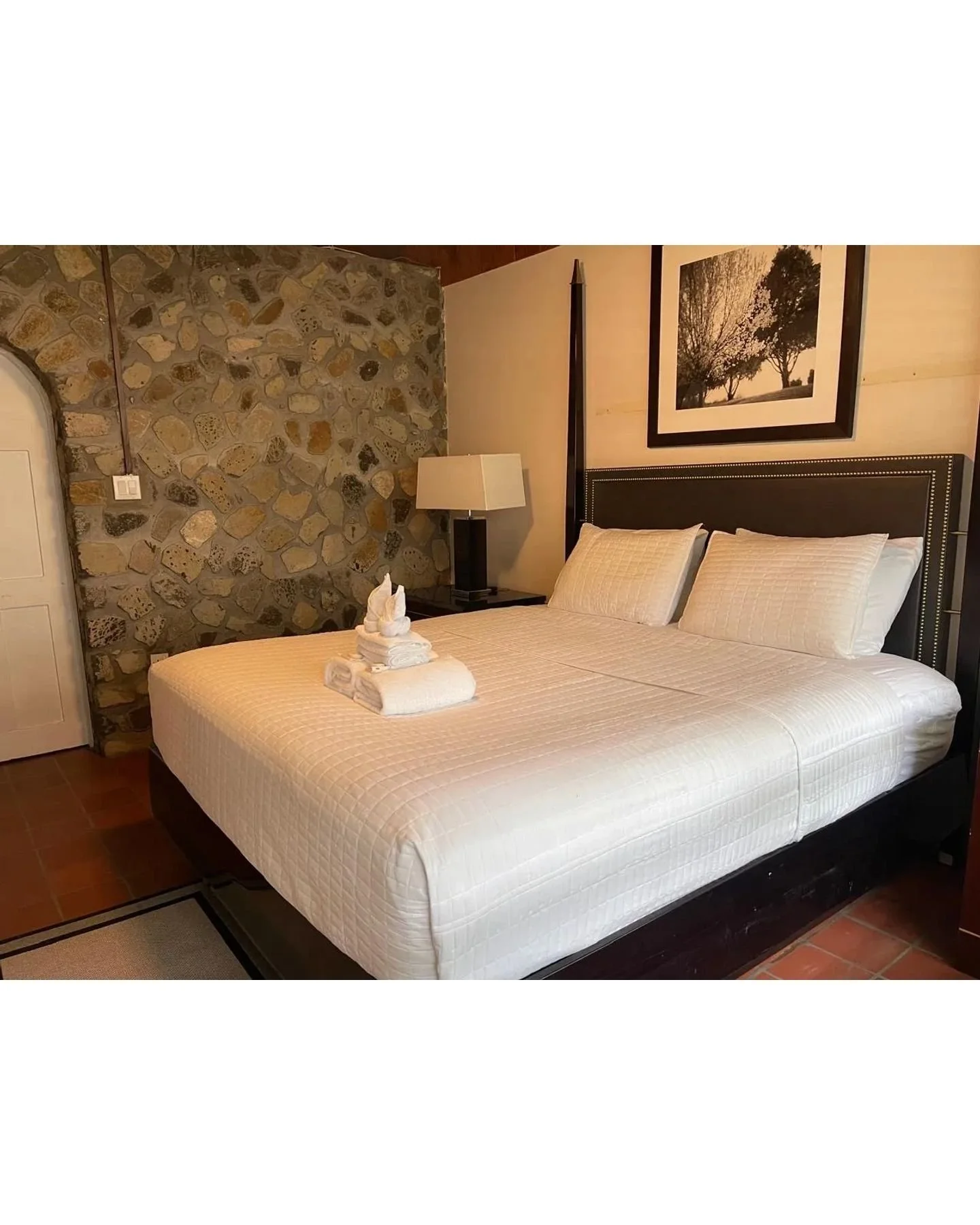 A perfect escape awaits at our stunning villas, where luxury and nature intertwine. Experience breathtaking views and personalized service that will make every moment unforgettable. Visit stonetrailvillas.com today!