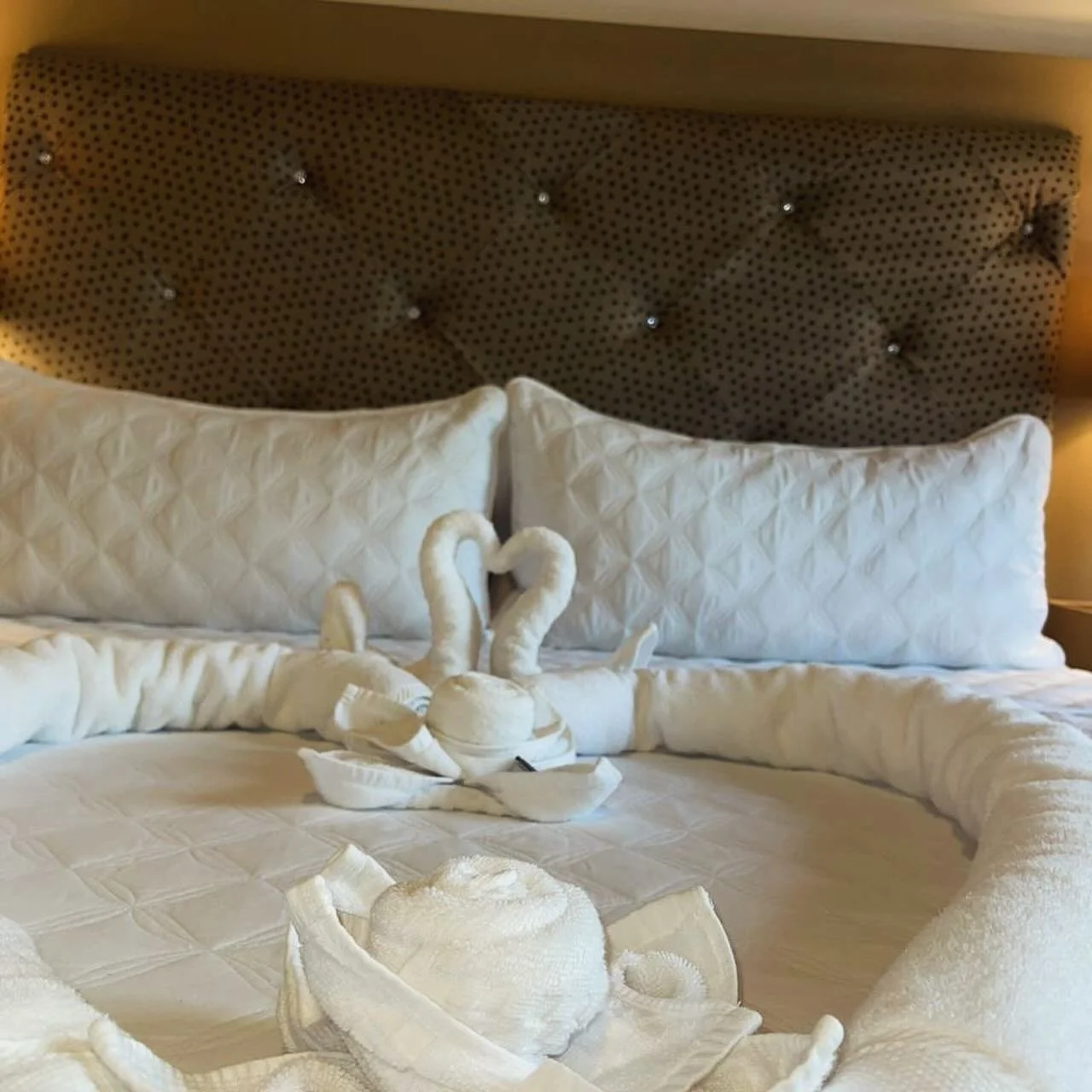 &ldquo;Escape to luxury at our tranquil villas 🌿 Book your stay now at https://stonetrailvillas.com for an unforgettable experience!  #LuxuryGetaway #TravelGoals&rdquo;