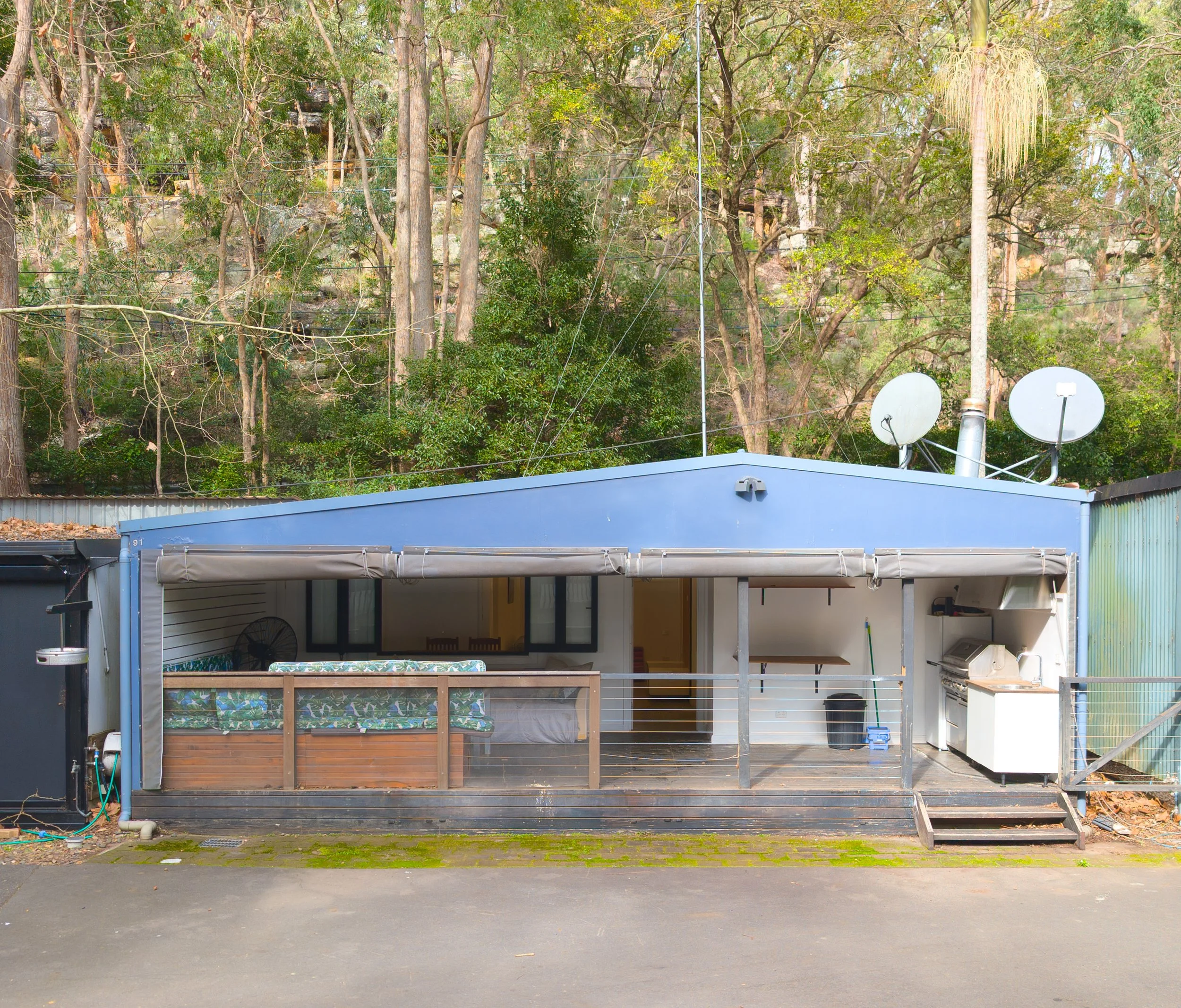 Cabin 91-02.jpg