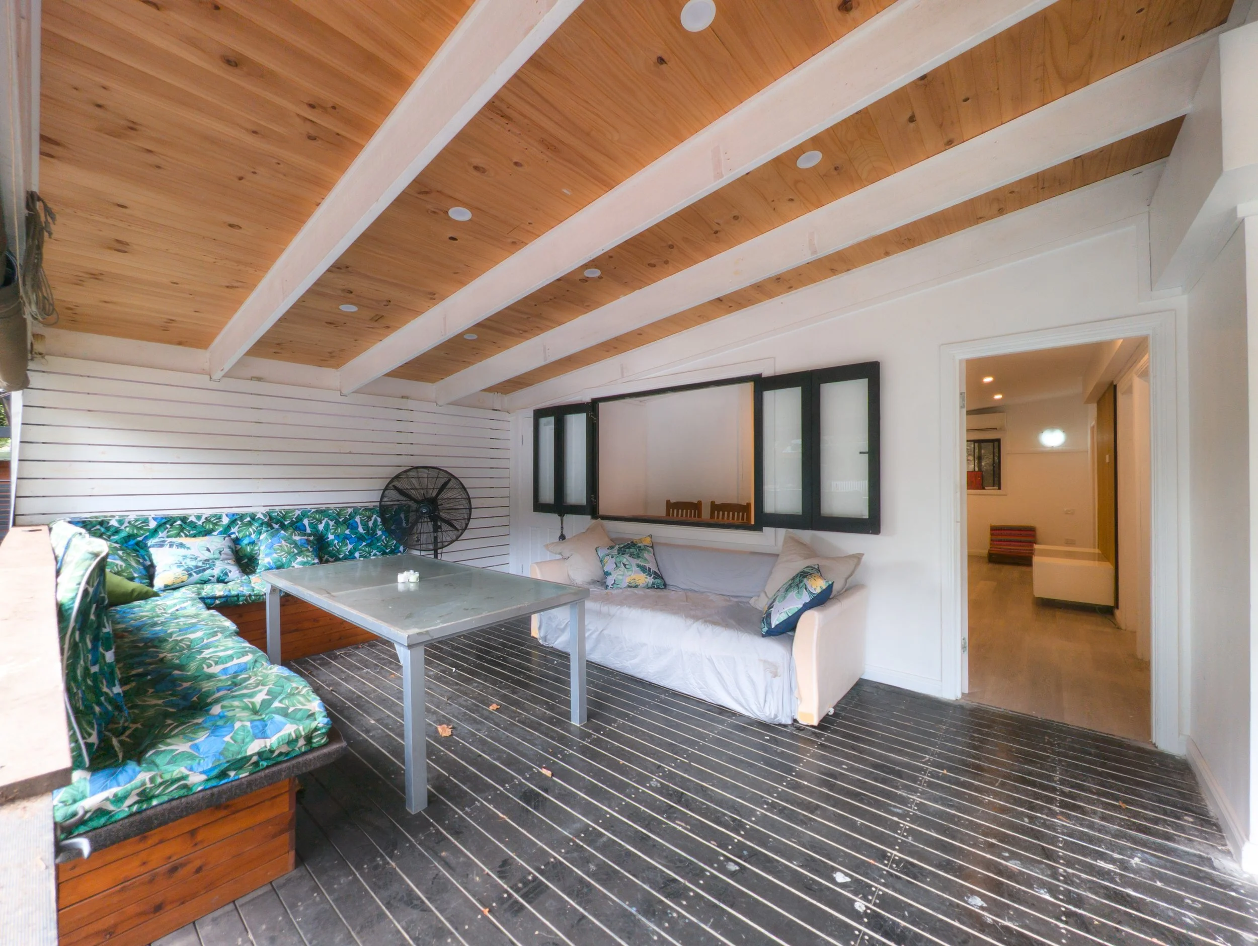 Cabin 91-05.jpg