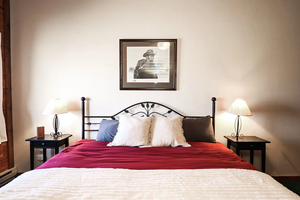 the-lodge-gunnison-co-king-bedroom.jpg
