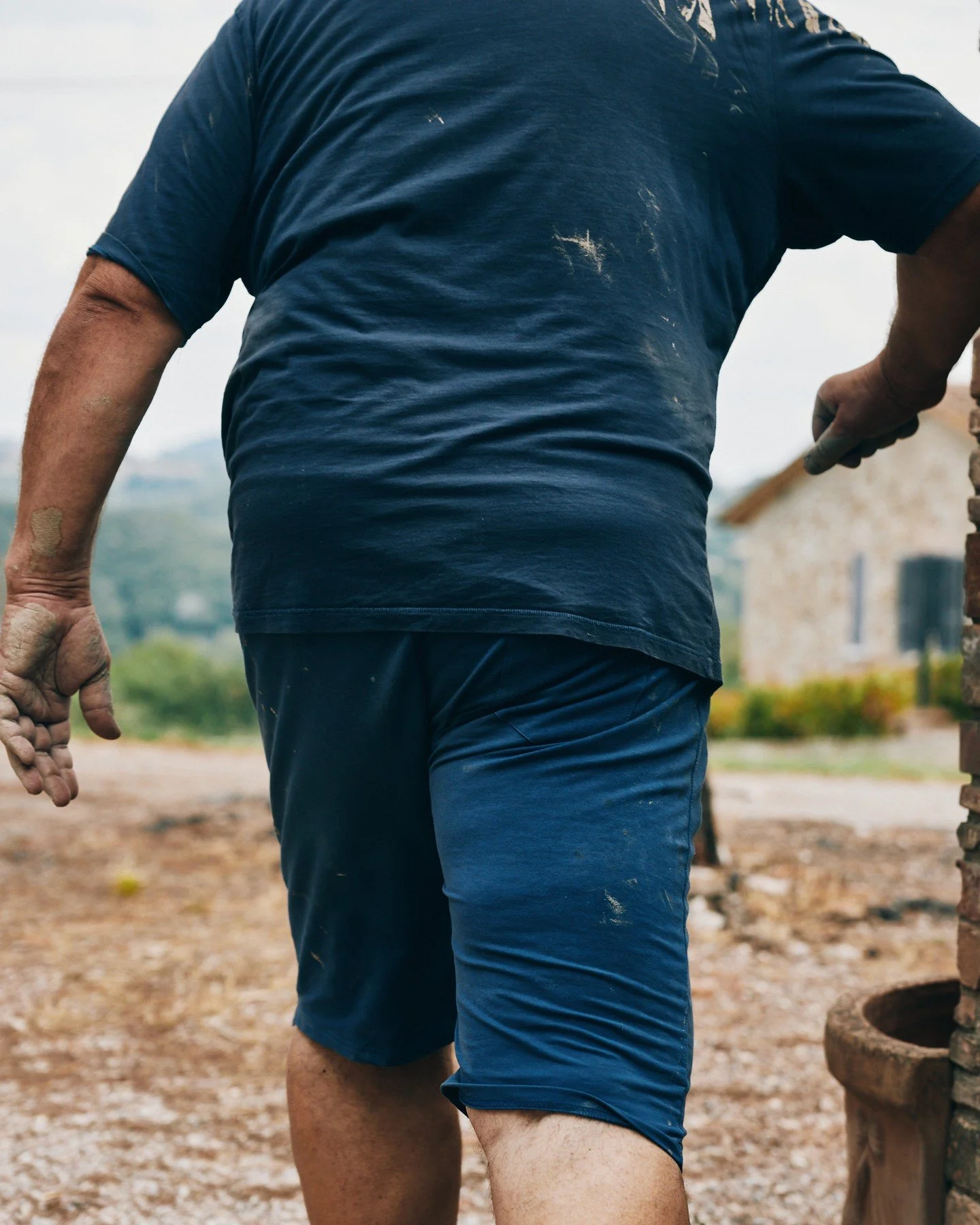 This summer with @terrecotte_berti_fabrizio at his multi-generational studio in Deruta. Hands like bear paws! ⁠
⁠
#deruta #italy #umbia #icaitaly #pottery #ceramic ⁠
⁠
⁠