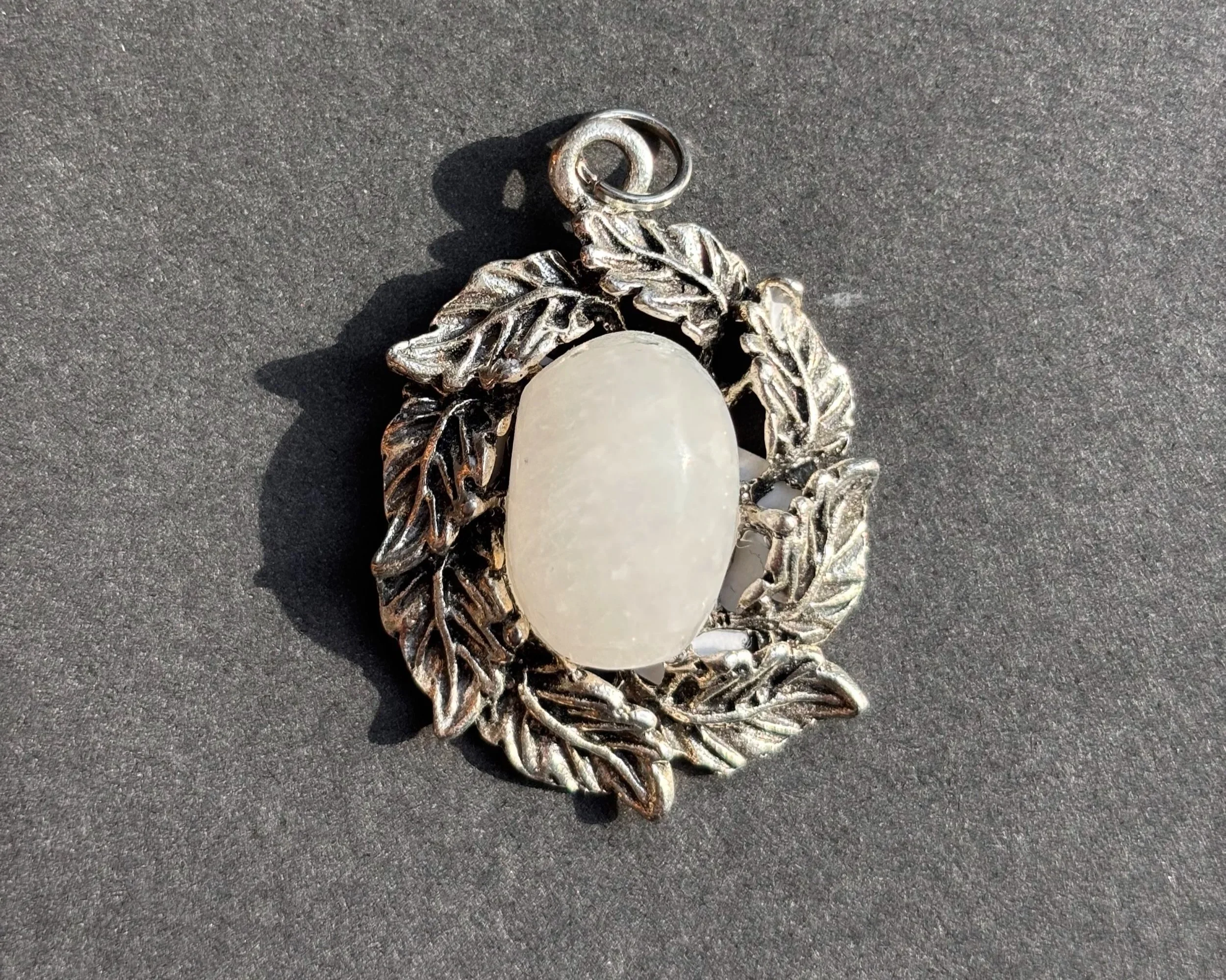 Nelson Ledge Quartz Silver Wreath Pendant