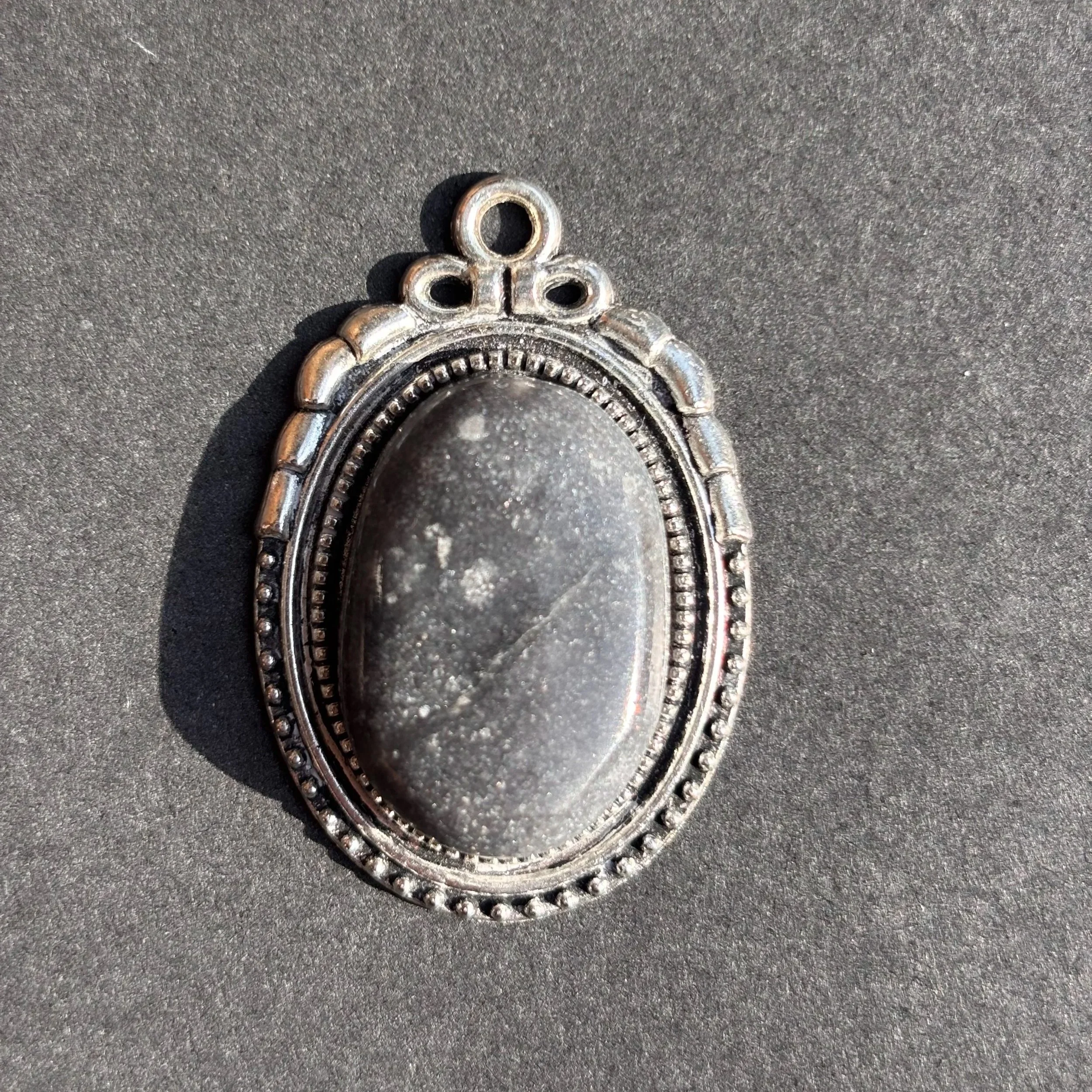 Leland Blue Slag Silver Oval Pendant Set