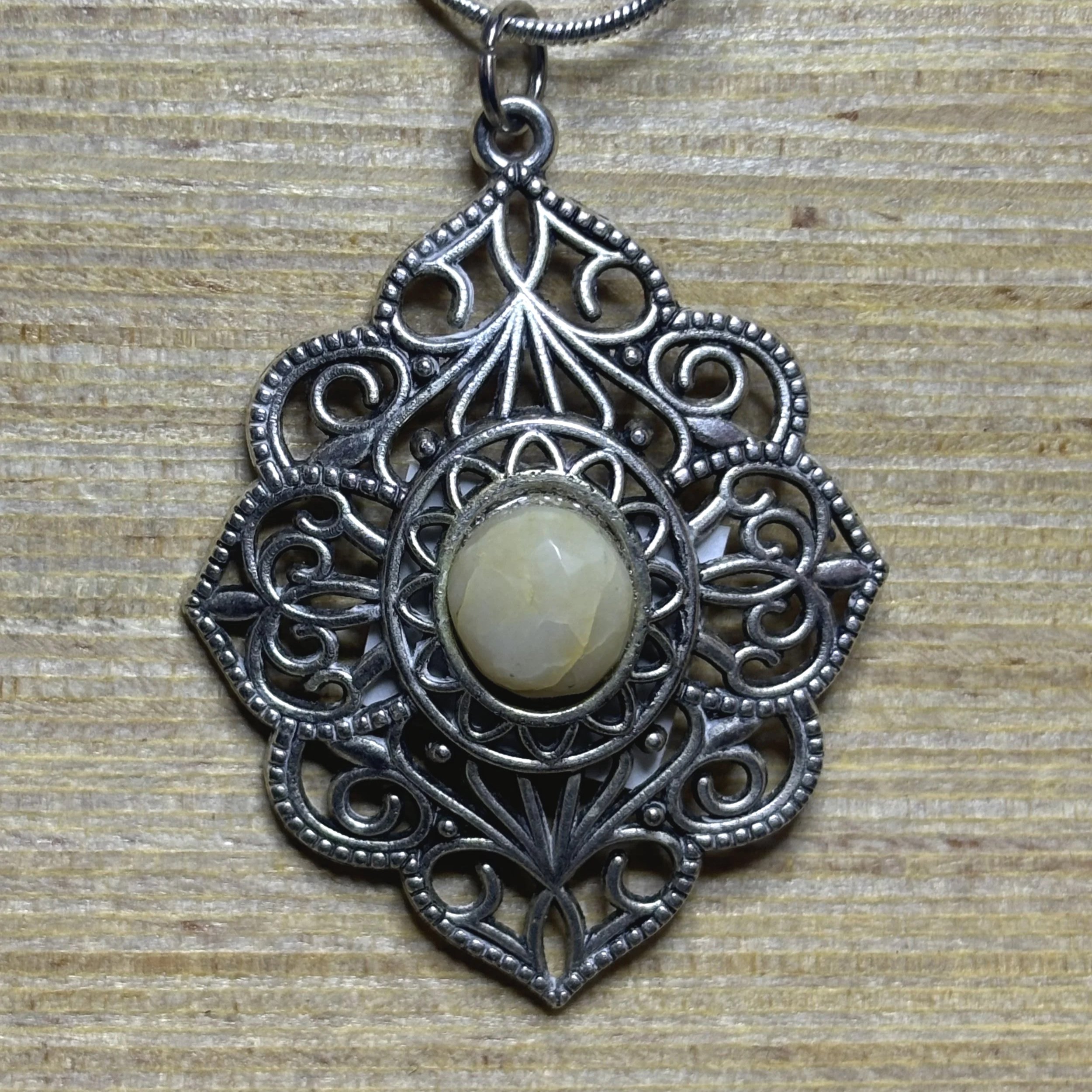 Nelson Ledge Quartz Silver Pendant Necklace