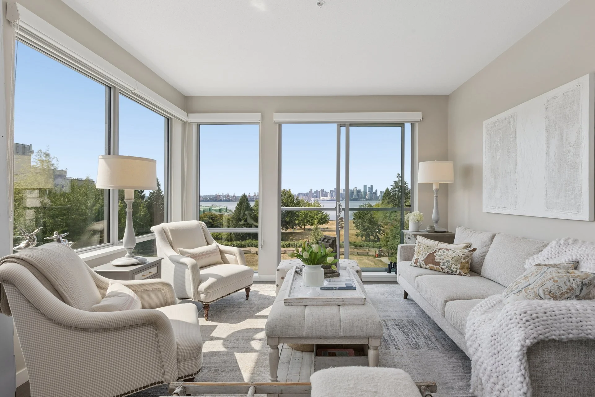 Just Listed // 324 255 1st Street West