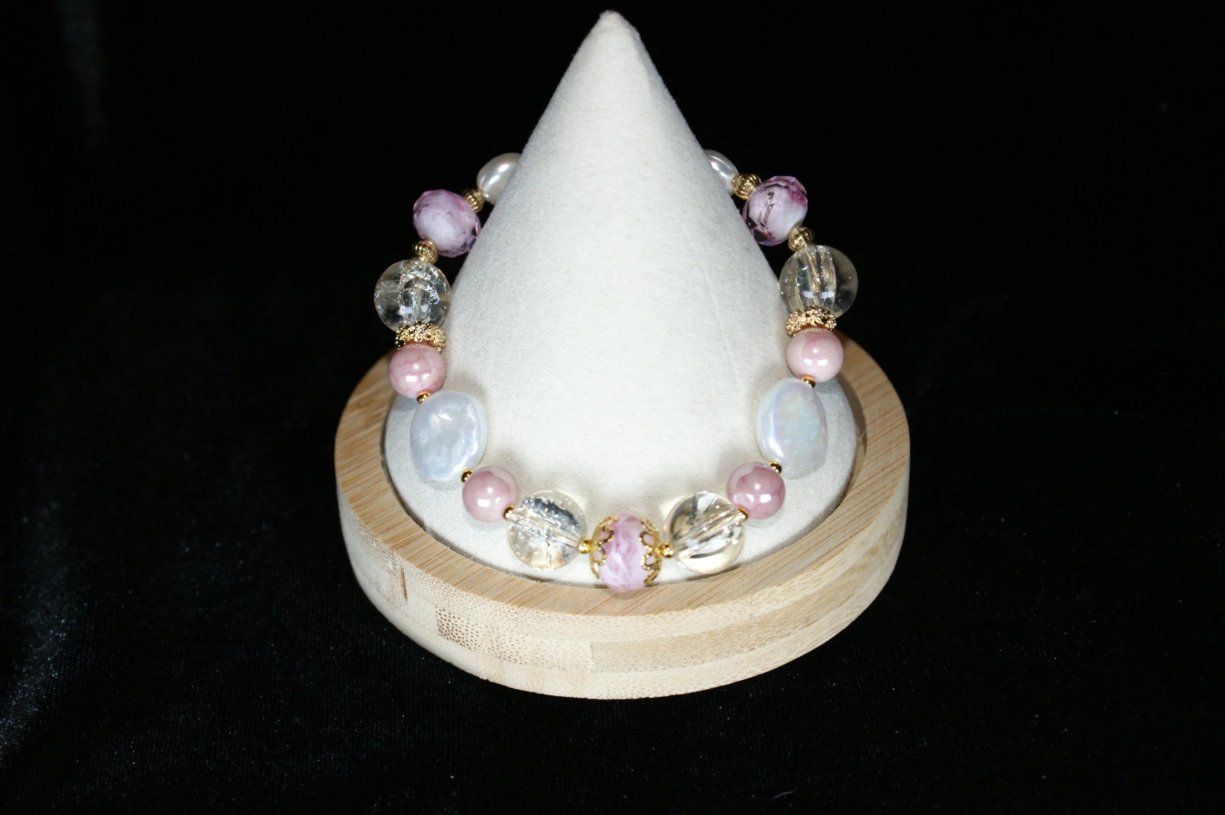 Handcrafted Agate and Gold Accent Bracelet