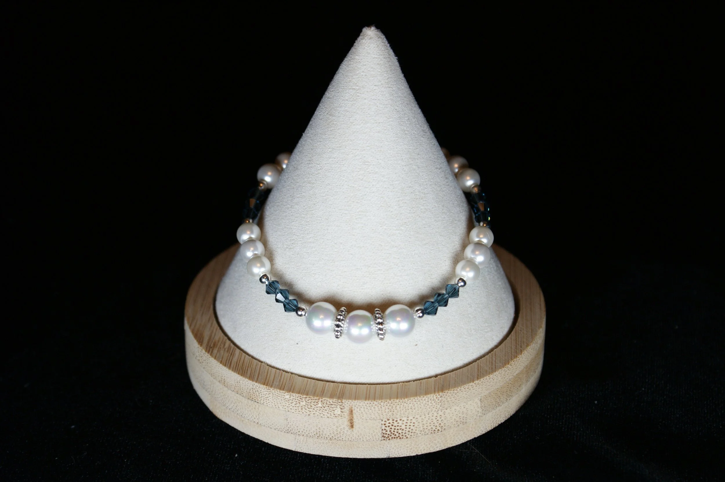 Freshwater Pearl and Blue Crystal Bracelet