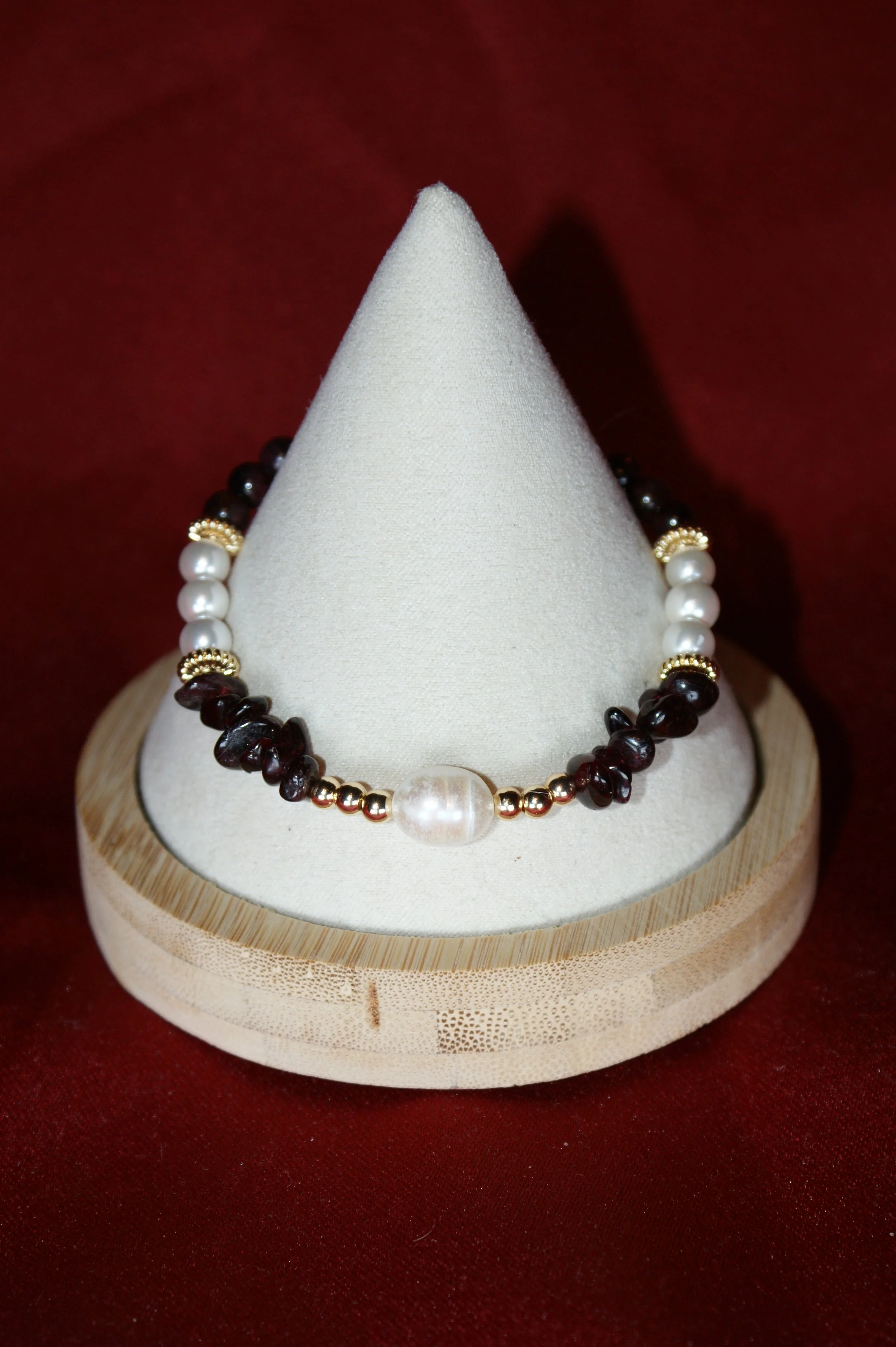 Garnet and Freshwater Pearls Bracelet
