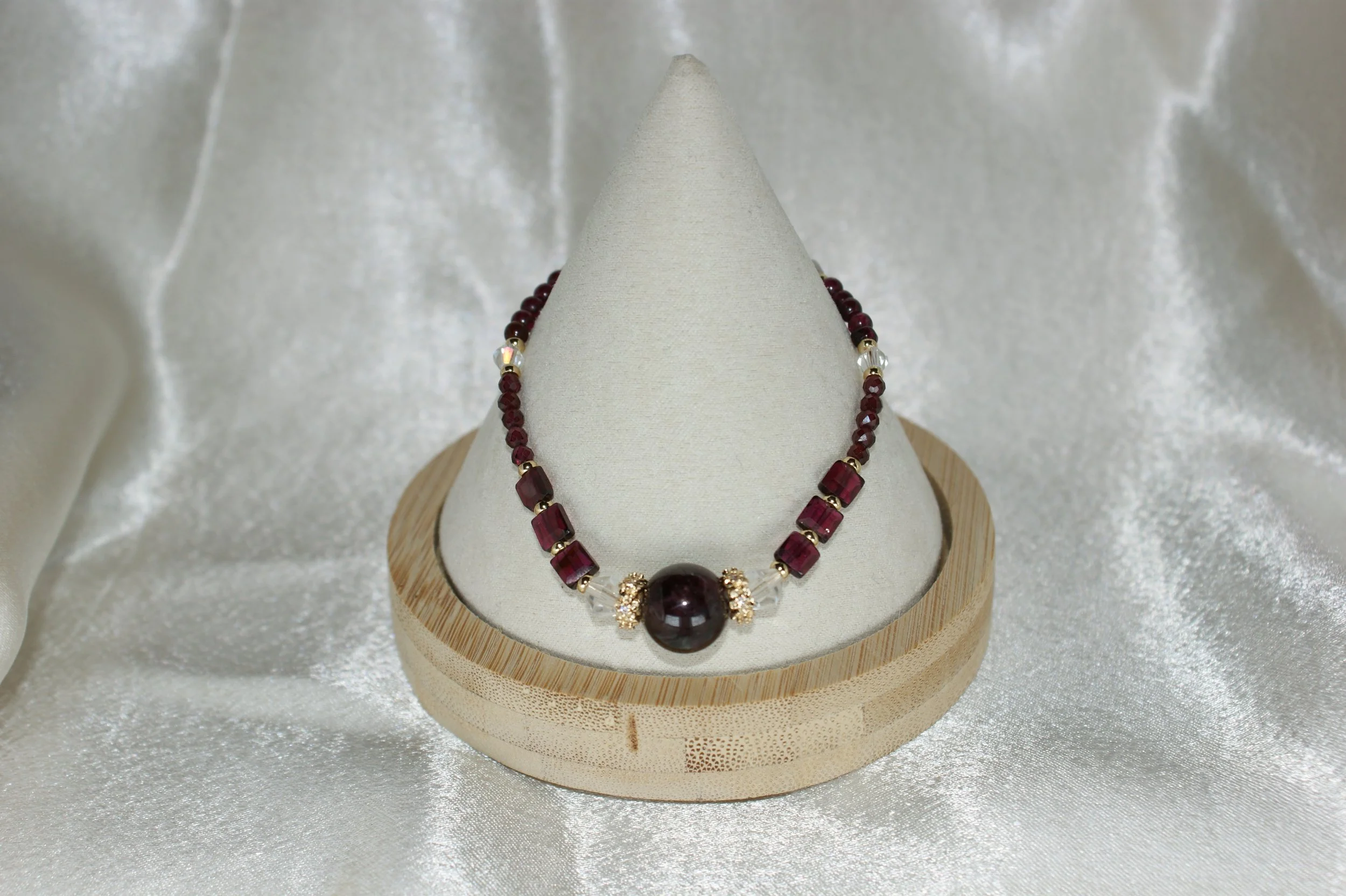 Elegant Garnet Bead Bracelet
