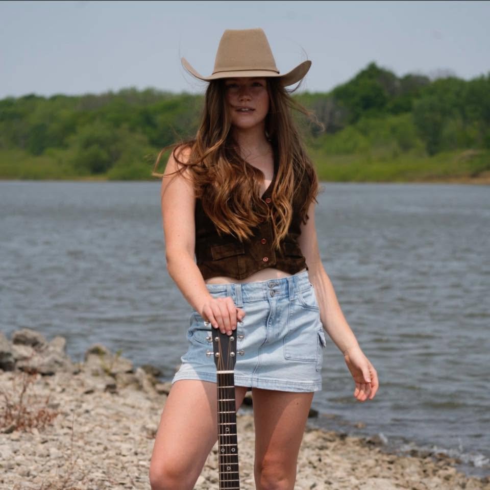 Live Music - Molly Shannon 