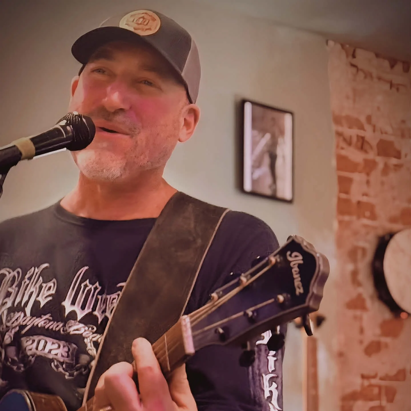 Live Music - 2 Dougs