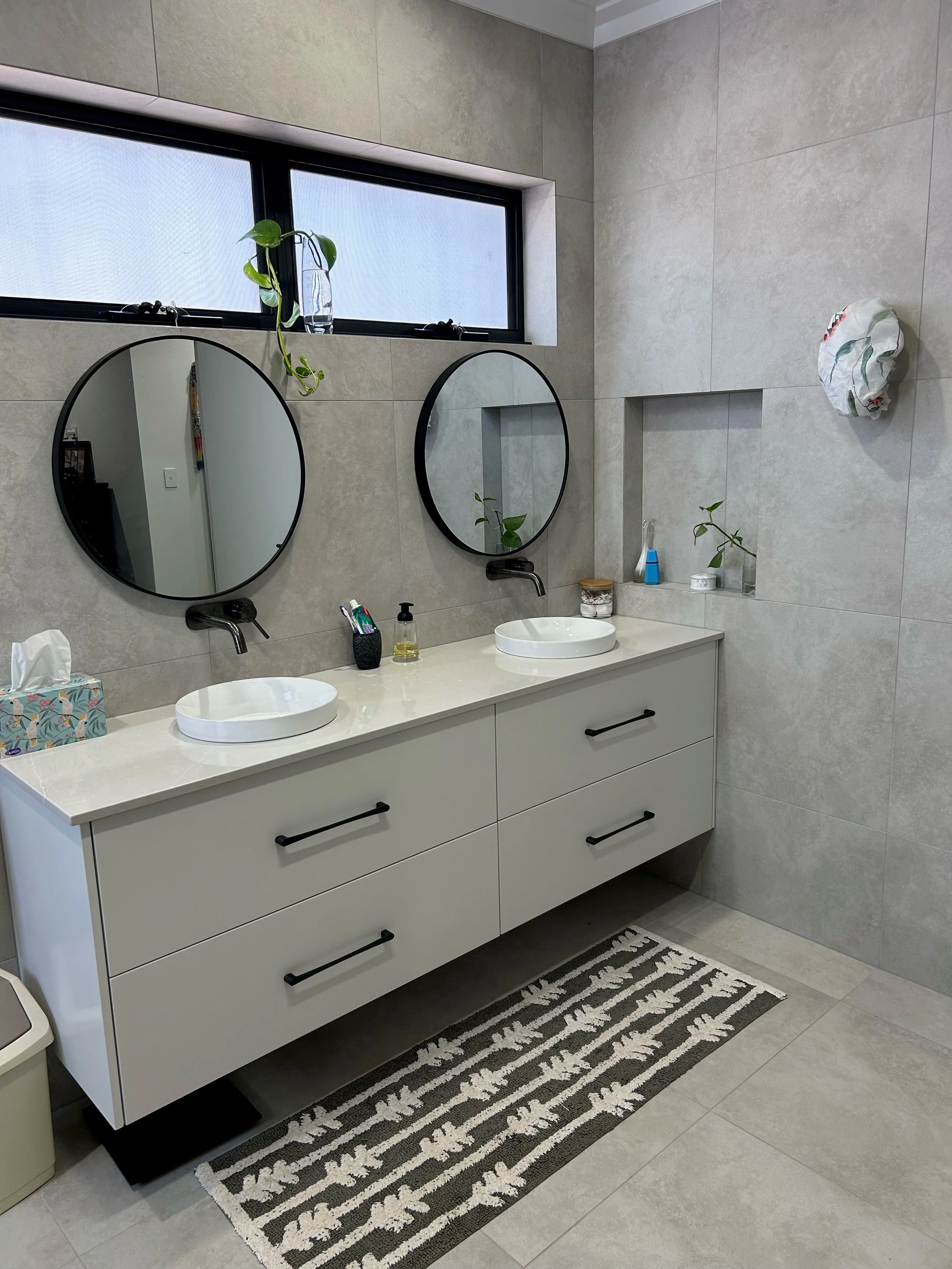 Ensuite Vanity (1).jpg