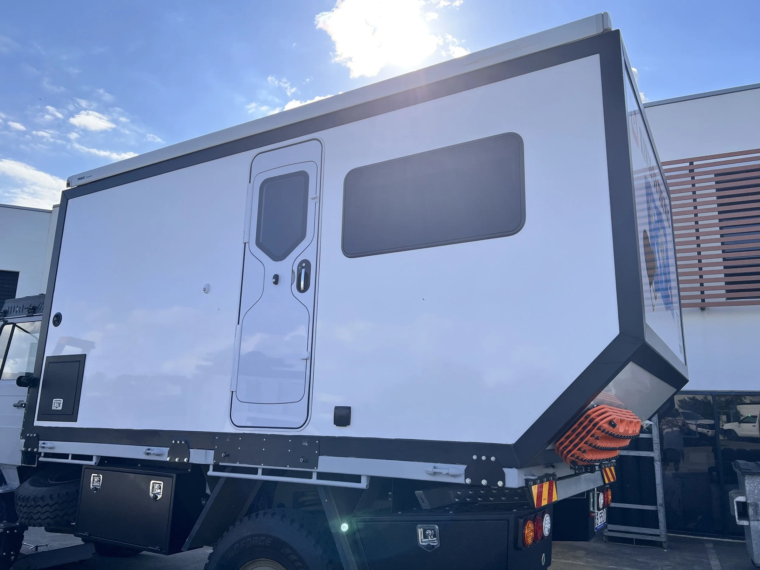 world travelling Kiwis in Expedition Box