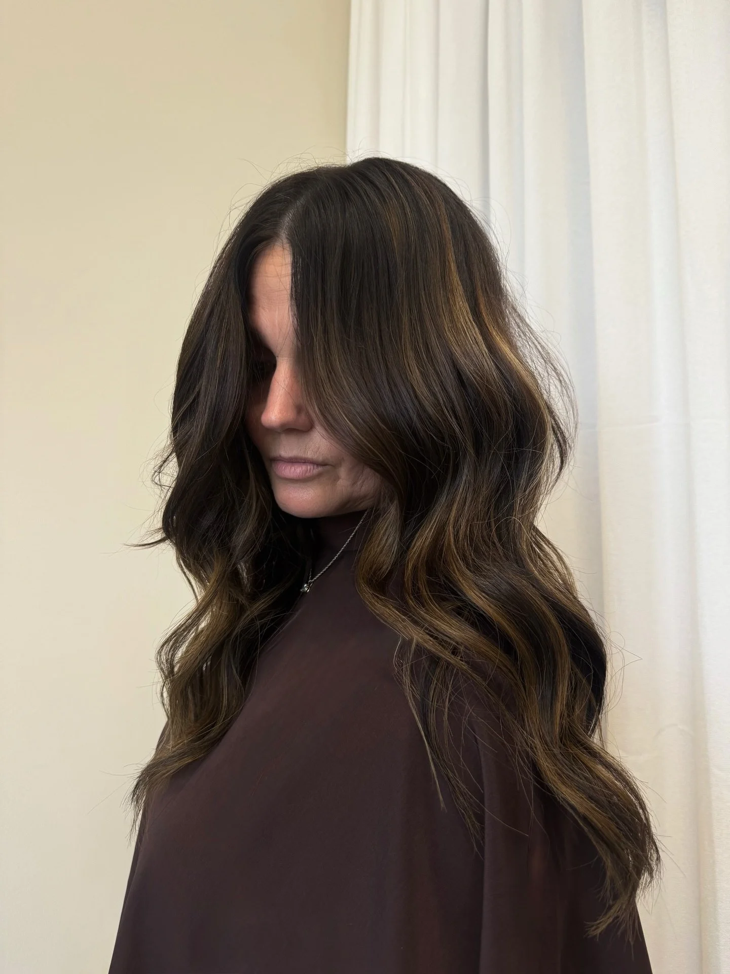 A full head of @bellamihair k-tips for a seamless blend and movement that feels like her own hair

Book your transformation using the link in my bio 🤎