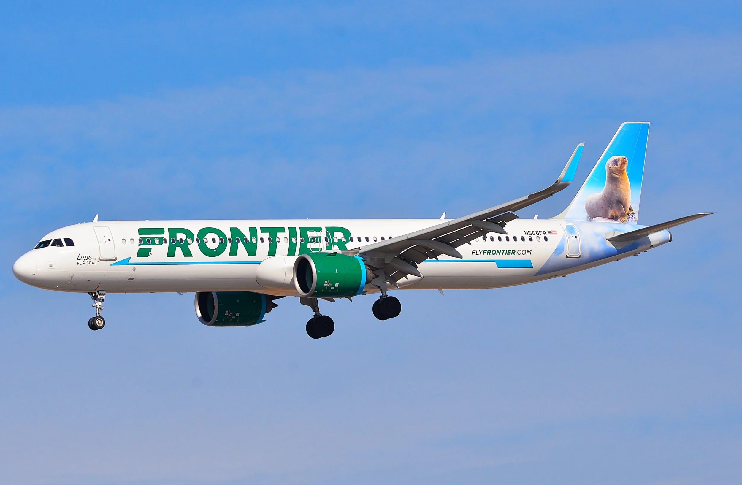 N668FR A321 LUPE FUR SEAL ORD 28C