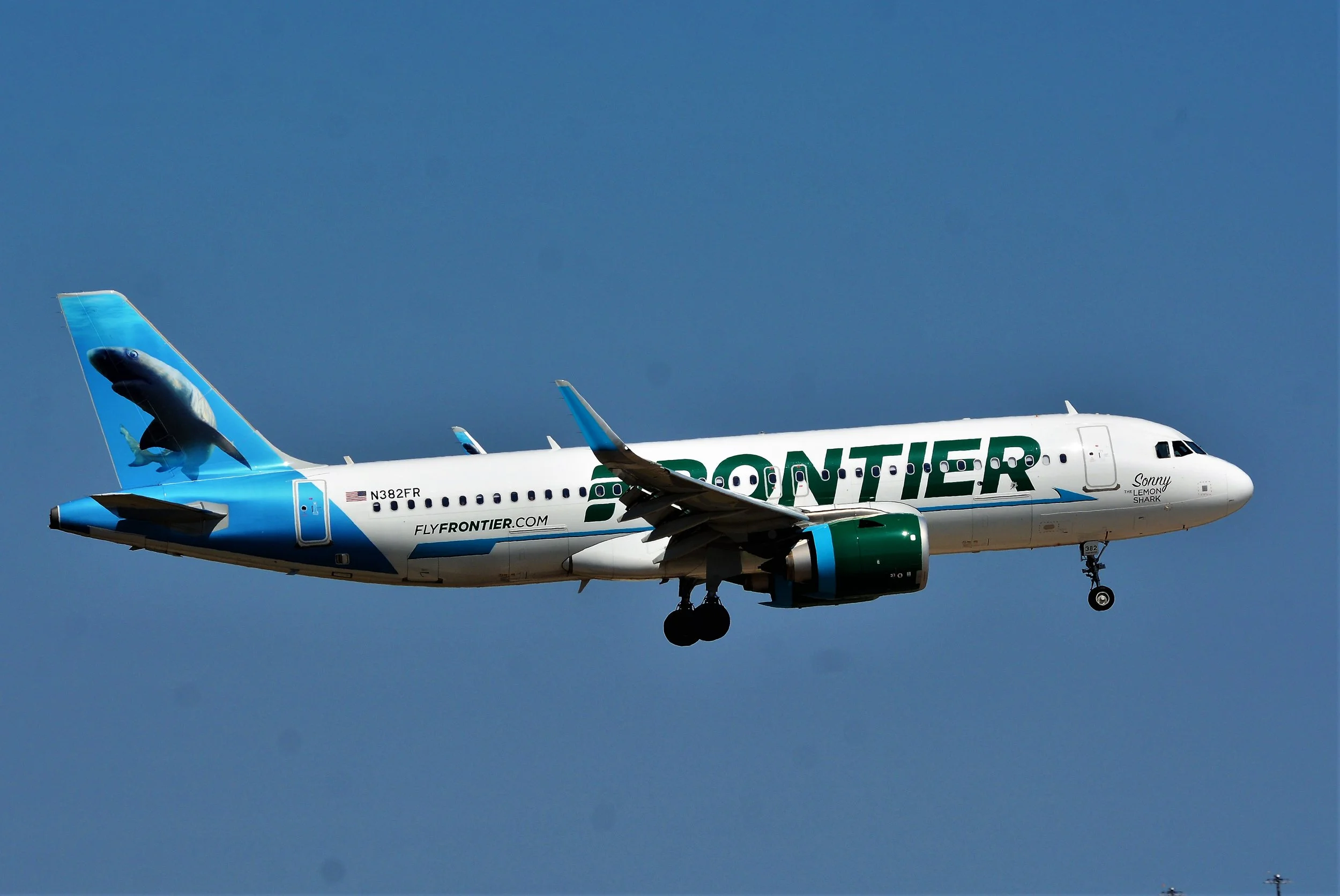 N322FR A320 SUNNY LEMON SHARK ORD 10C