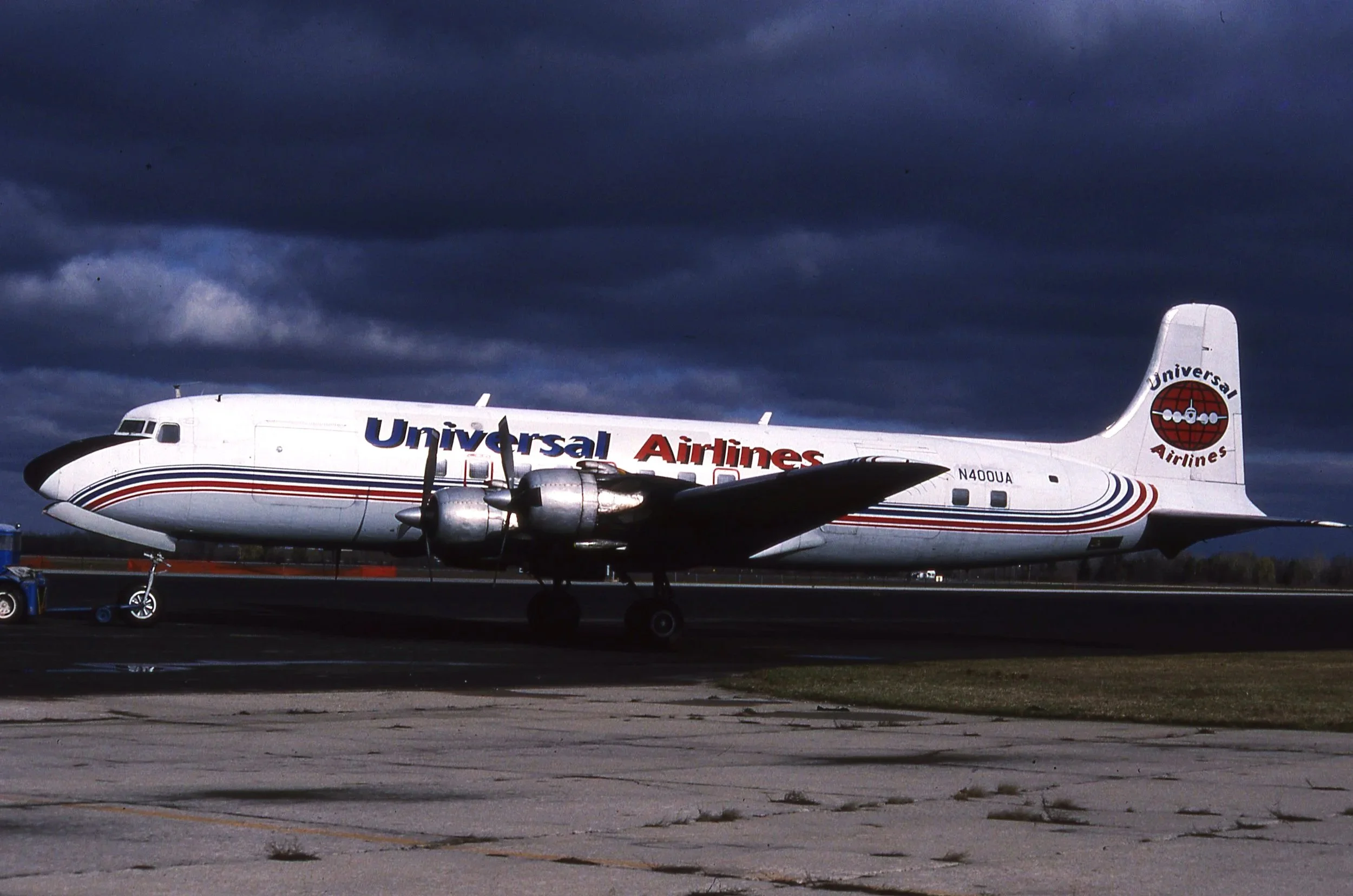 N400UA UNIVERSAL AIRLINES DC-6 YIP