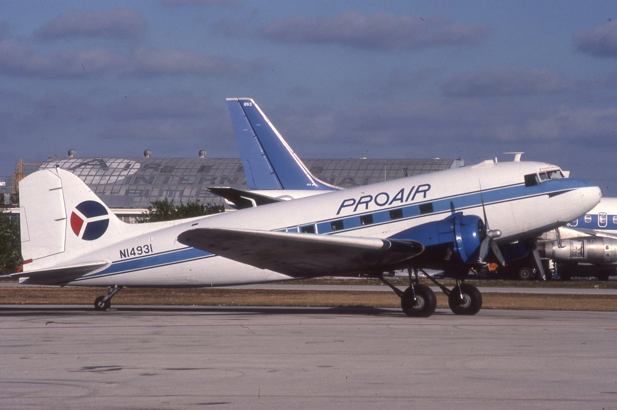 N14931 PROAIR DC-3 MIA