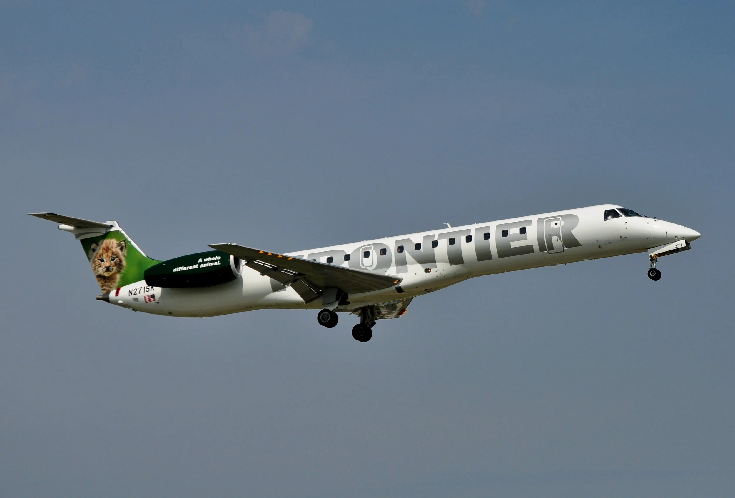 N271SK EMB145 CUB MKE